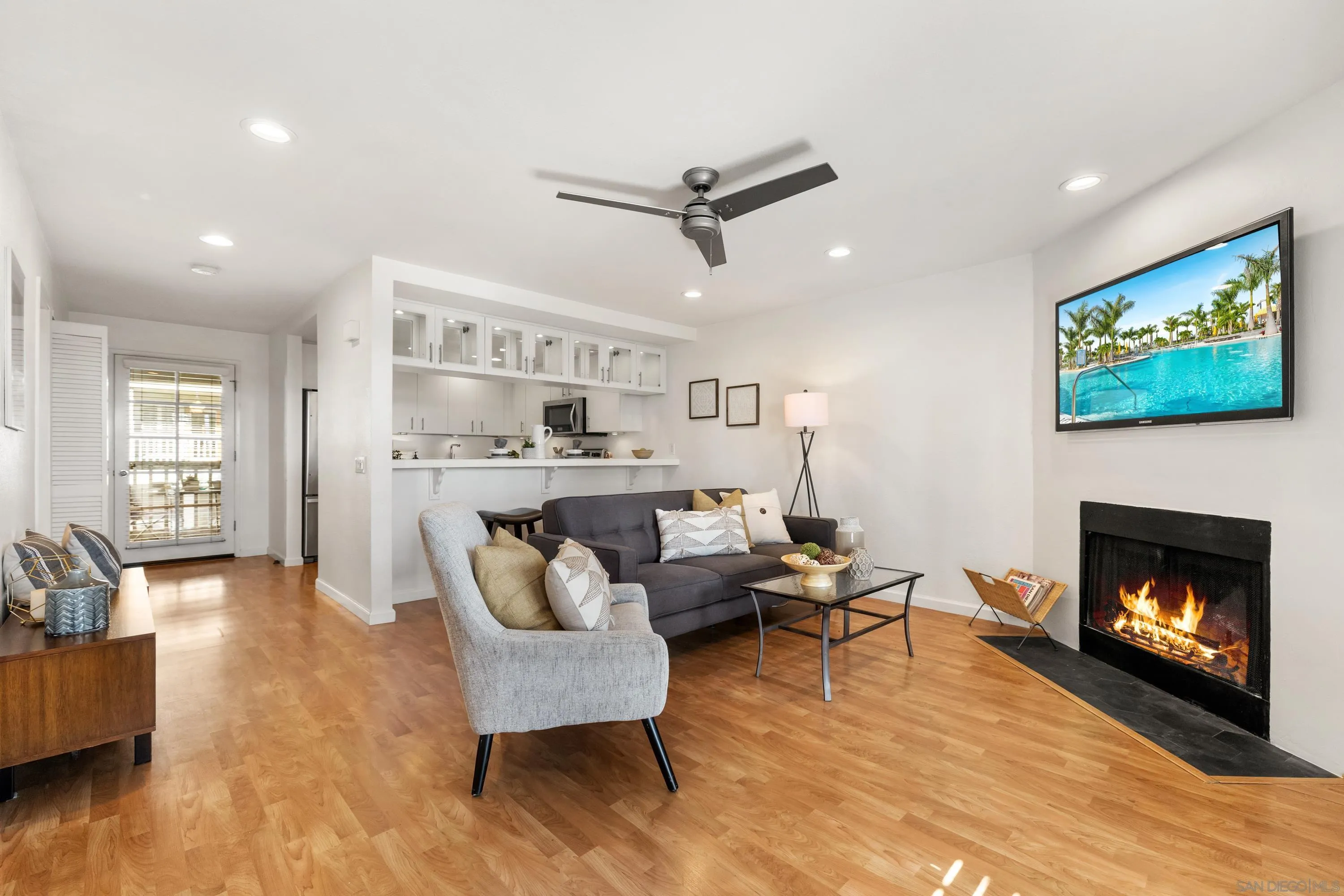 Photo #1: 250042830 Listing: Photo #1