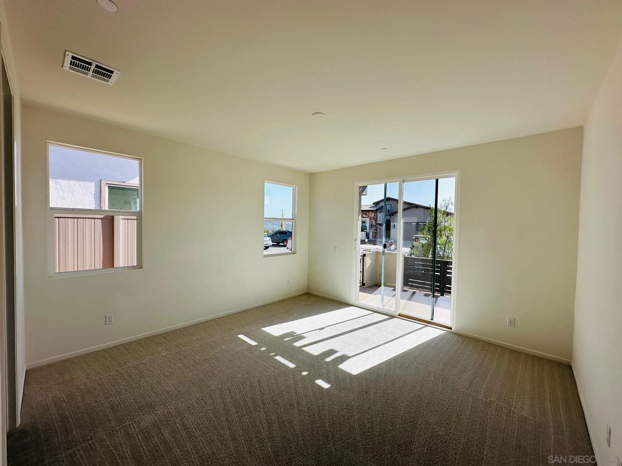 https://cdn.realtyfeed.com/cdn/127/250042848/2620913224553487ec6c653ba2de76ac.webp