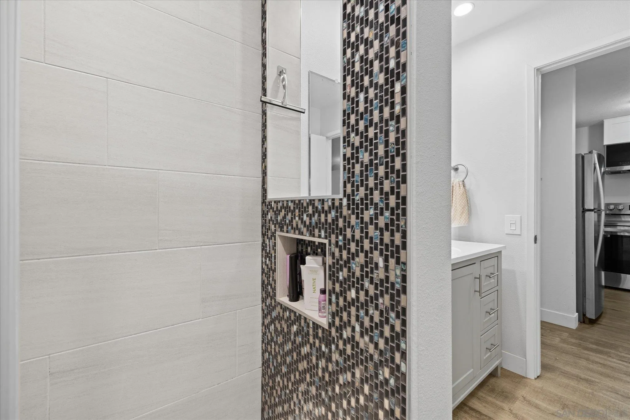 Photo #17: 250042850 Listing: Photo #17