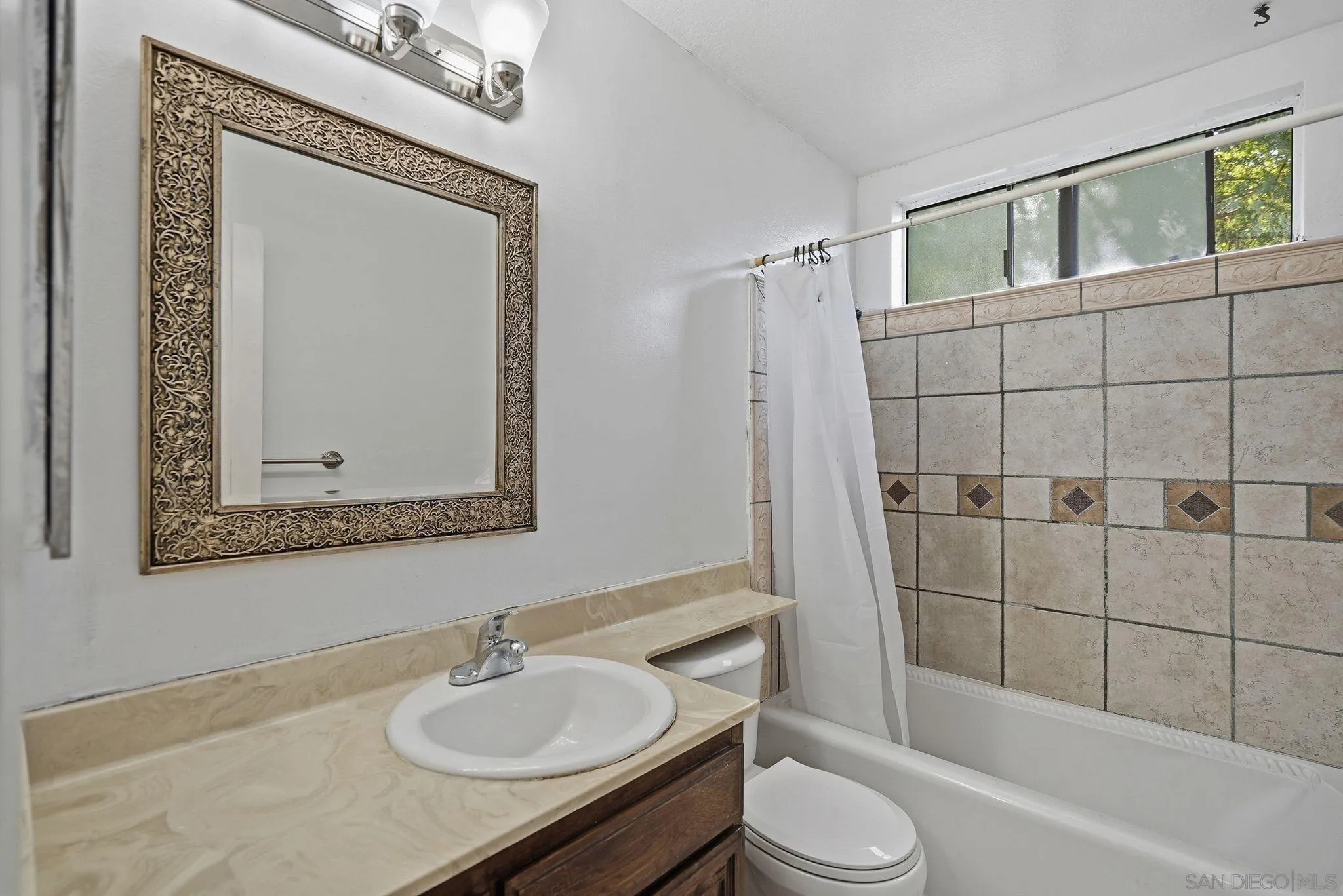 Photo #20: 250042855 Listing: Photo #20