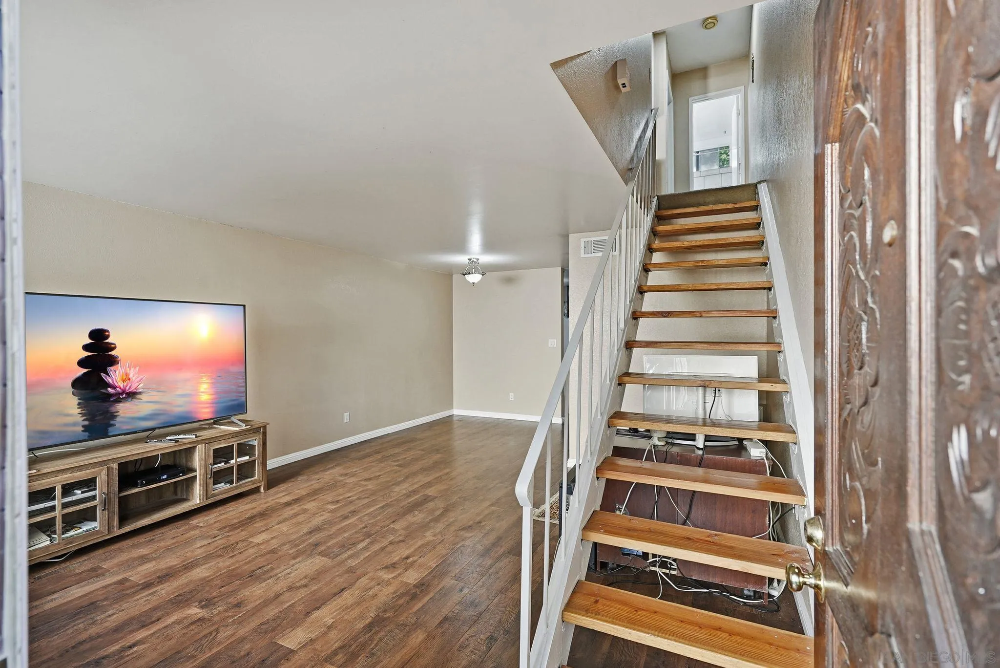 Photo #3: 250042855 Listing: Photo #3