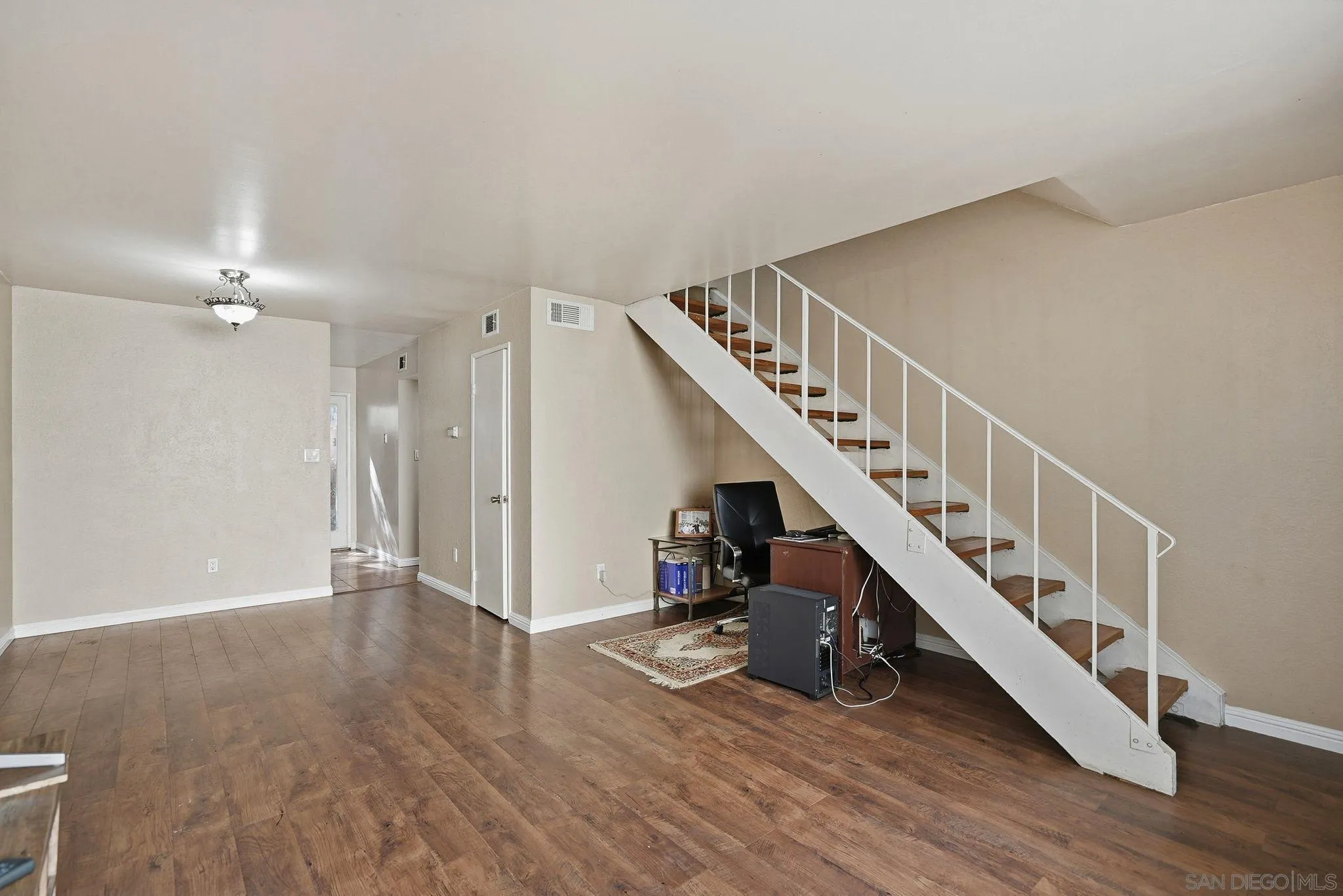 https://cdn.realtyfeed.com/cdn/127/250042855/ac6128918e6c5787530851ef77076630.webp