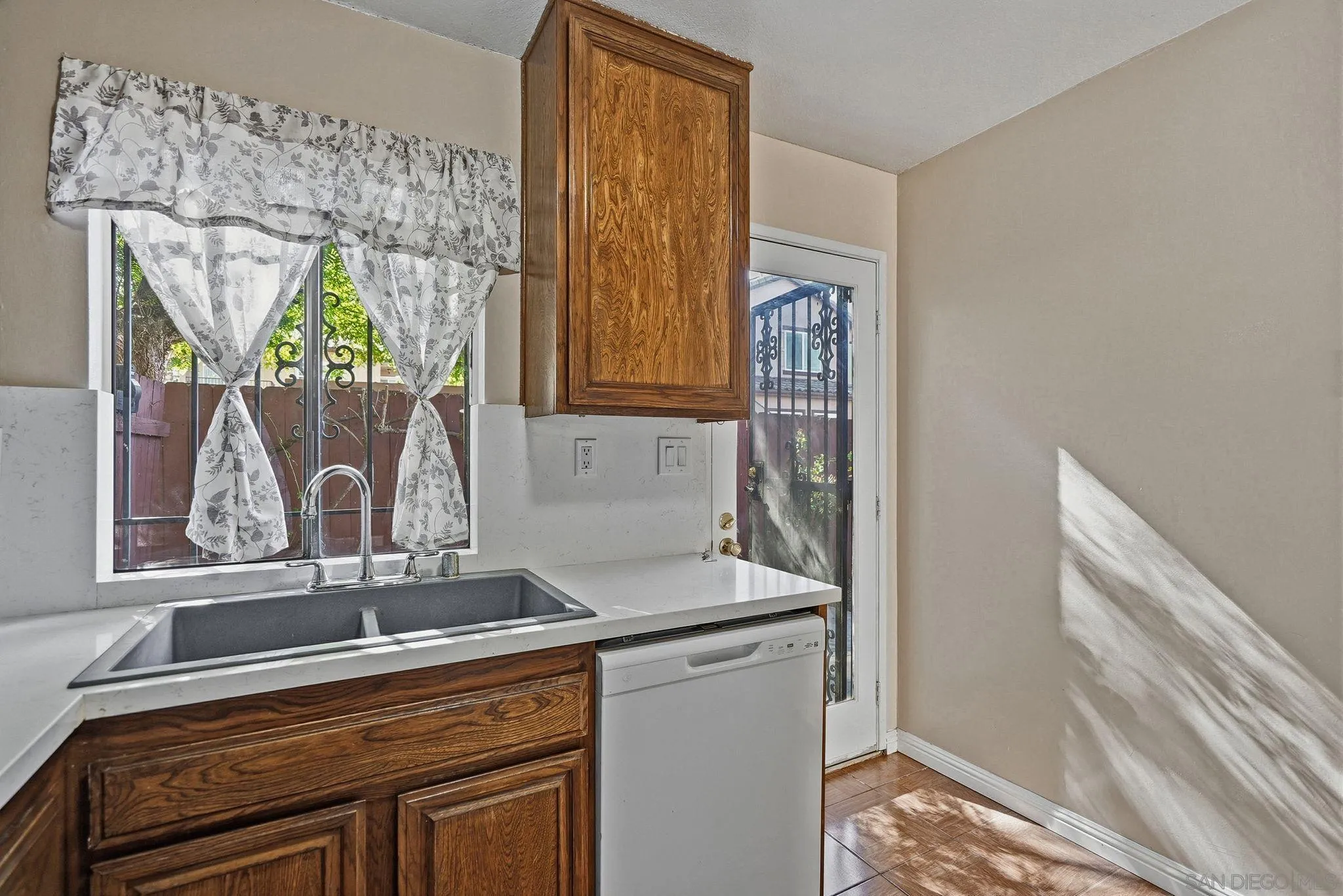 Photo #11: 250042855 Listing: Photo #11