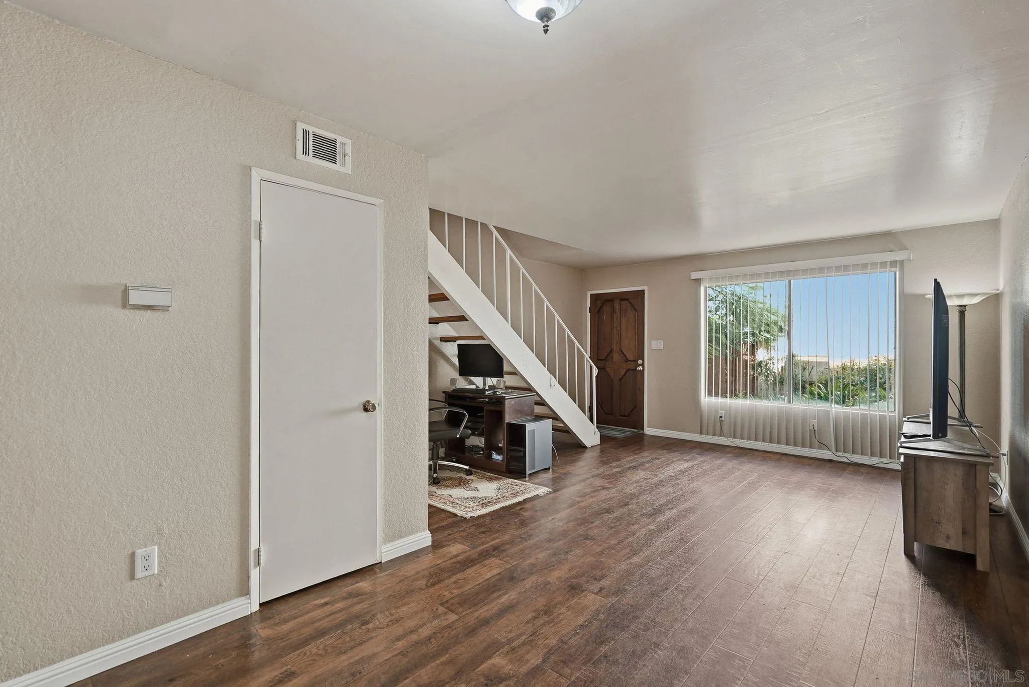 https://cdn.realtyfeed.com/cdn/127/250042855/f66c83627650434951ec80711b0b9038.webp
