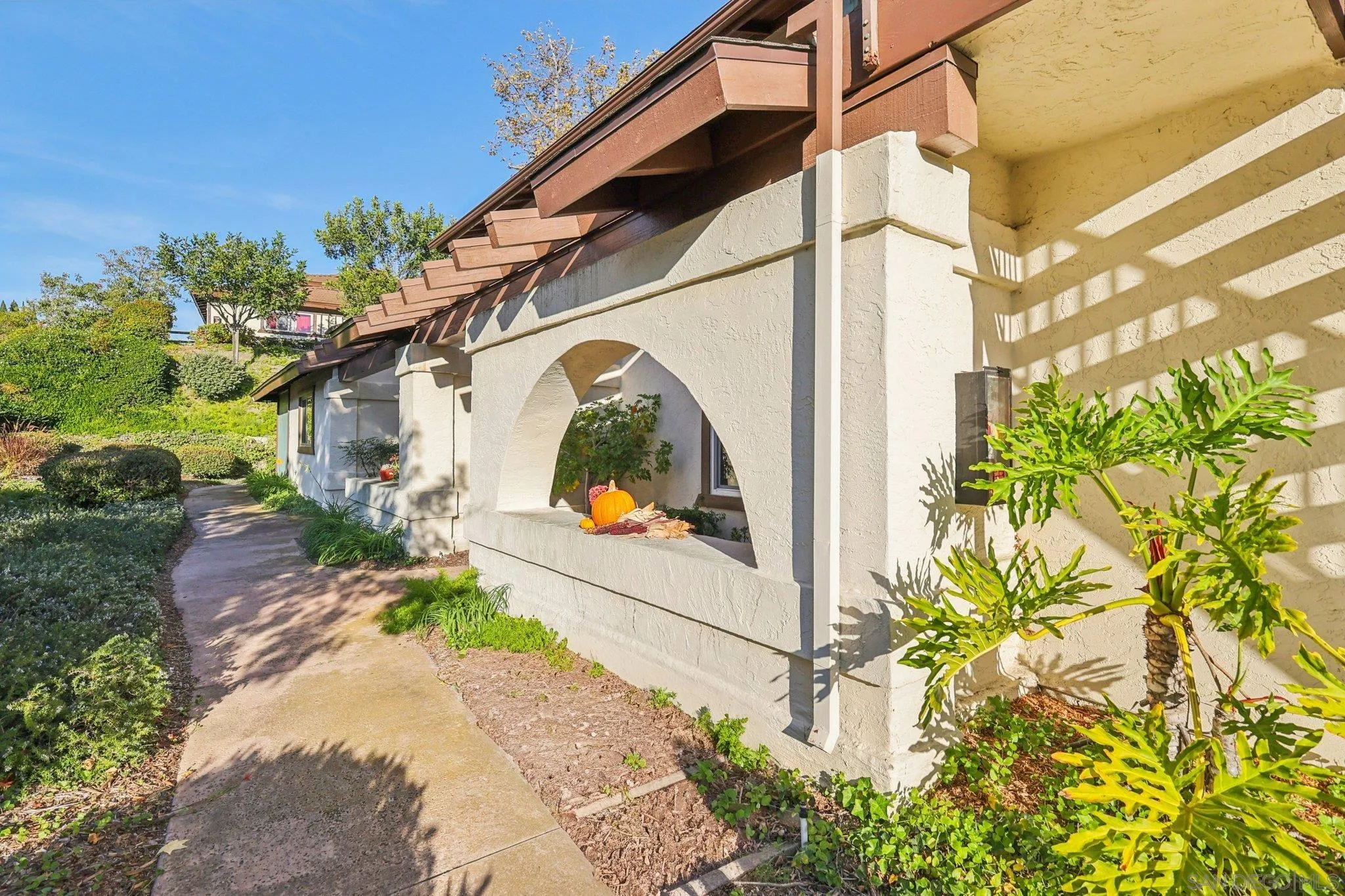 Photo #2: 250042864 Listing: Photo #2