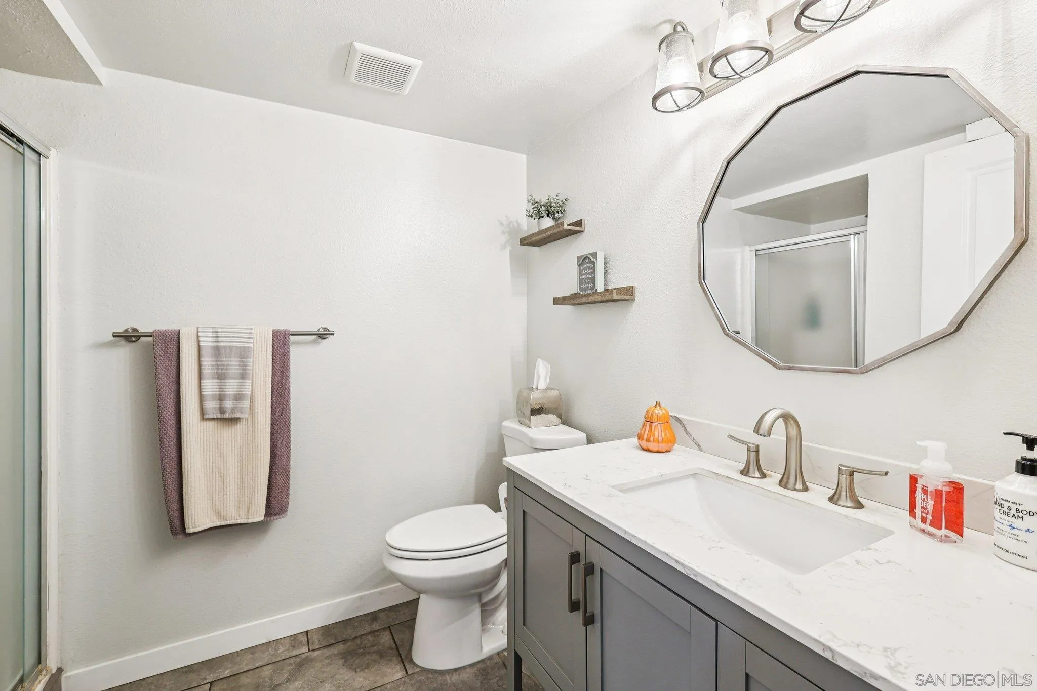 Photo #17: 250042864 Listing: Photo #17