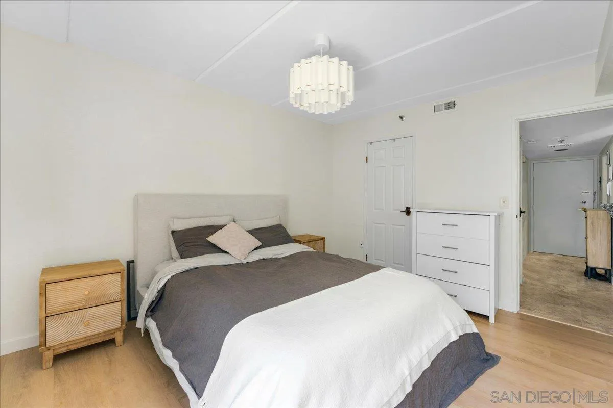 Photo #13: 250042870 Listing: Photo #13