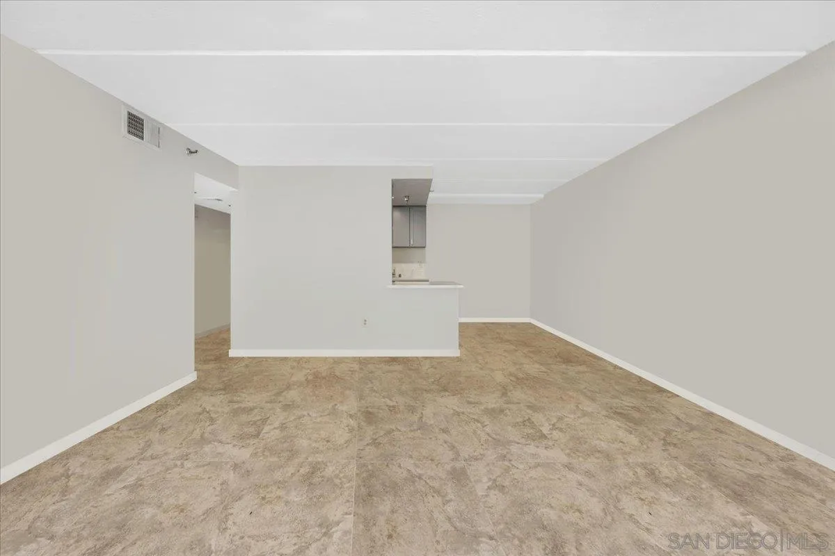 Photo #6: 250042870 Listing: Photo #6