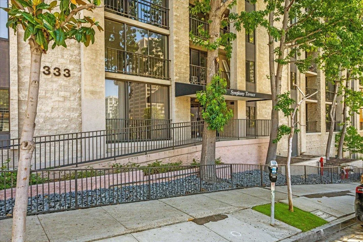 Photo #25: 250042870 Listing: Photo #25