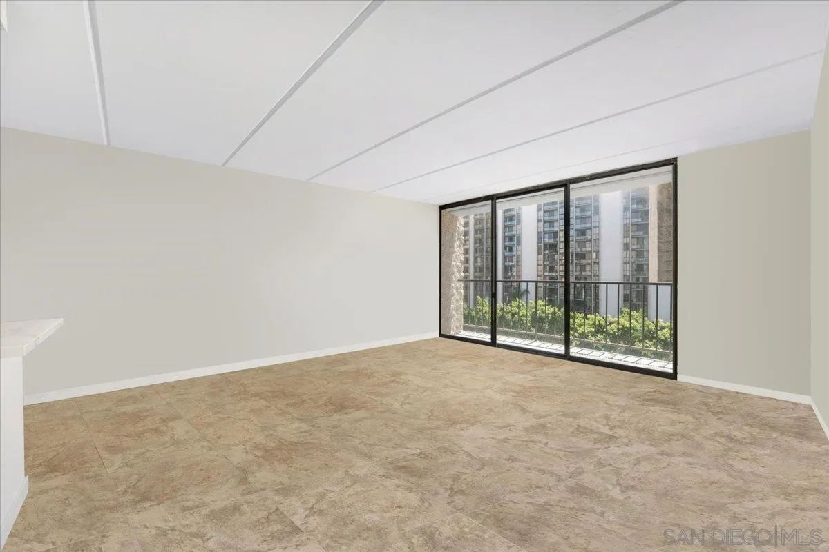 Photo #4: 250042870 Listing: Photo #4