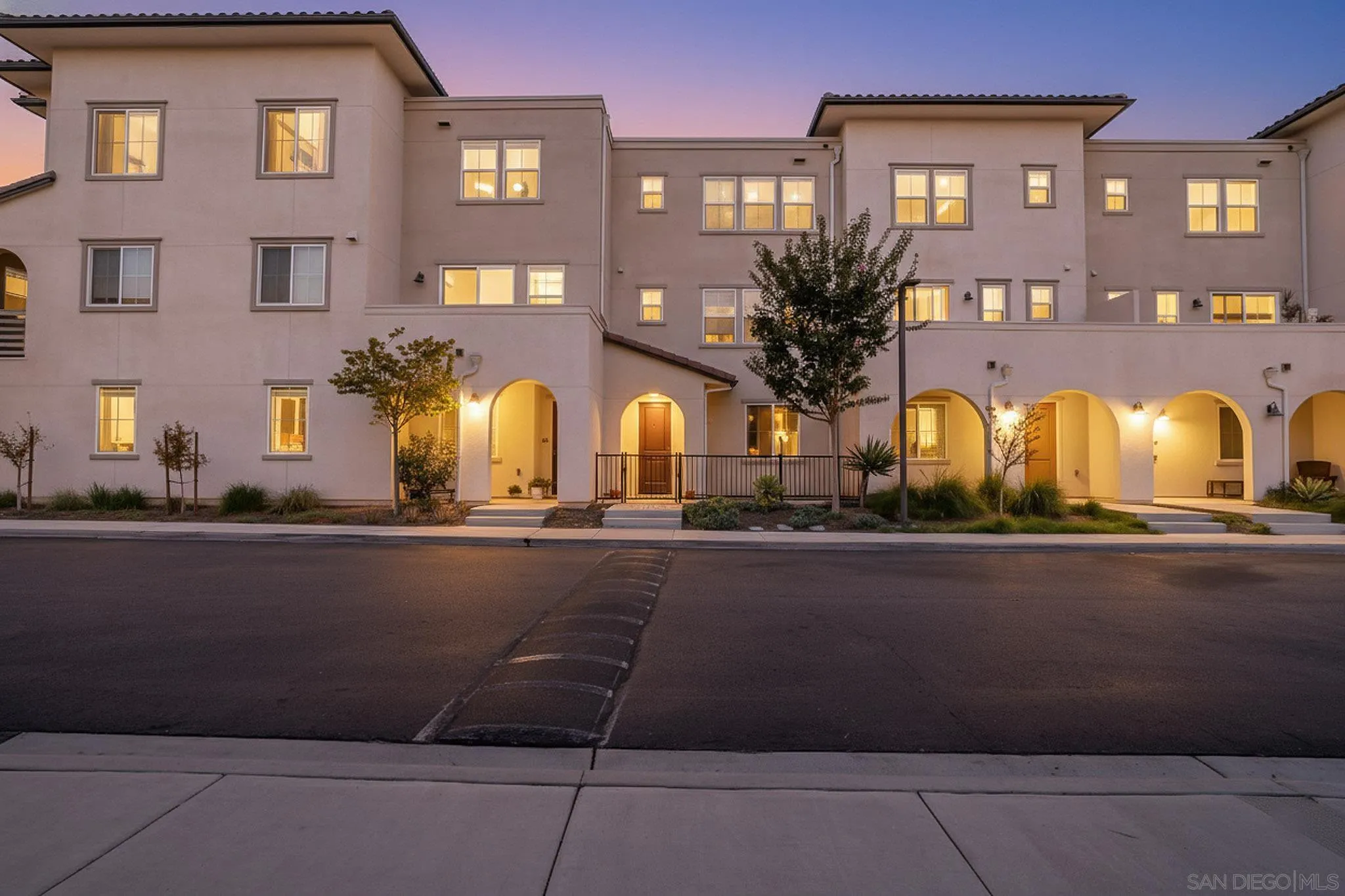 Photo #1: 250042881 Listing: Photo #1