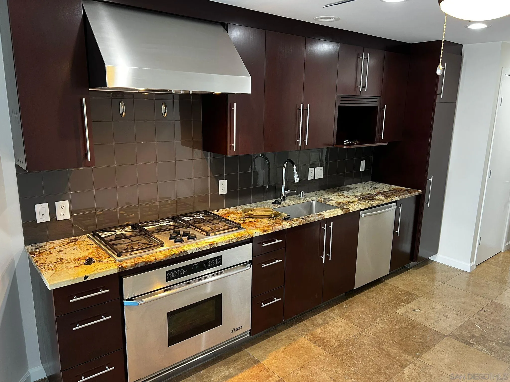 Photo #2: 250042886 Listing: Photo #2