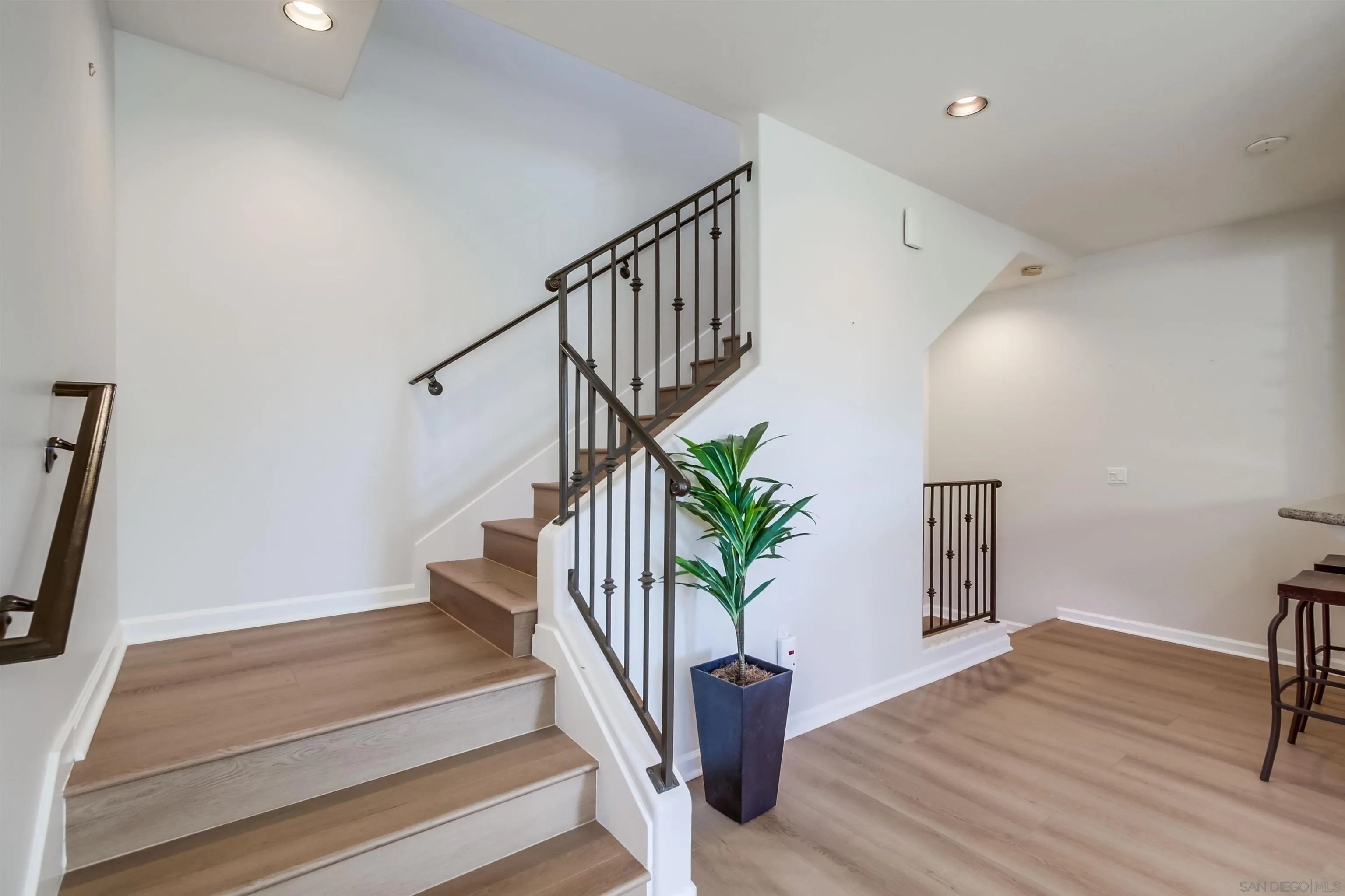 Photo #27: 250042888 Listing: Photo #27