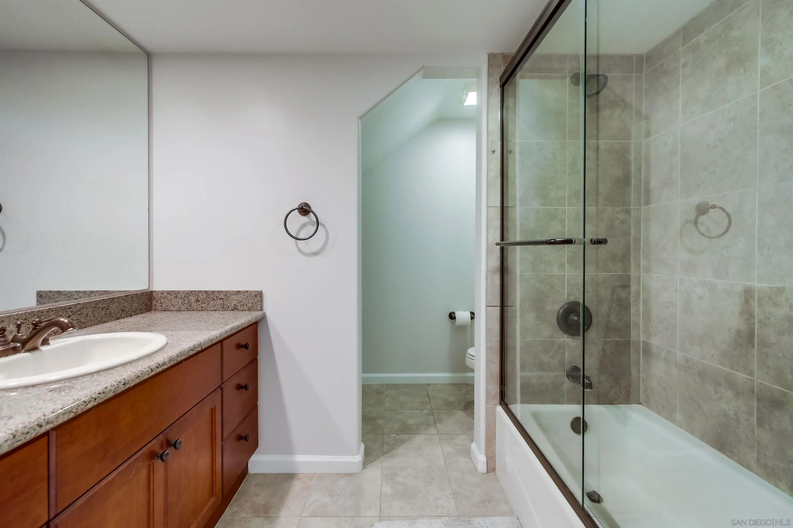 Photo #12: 250042888 Listing: Photo #12