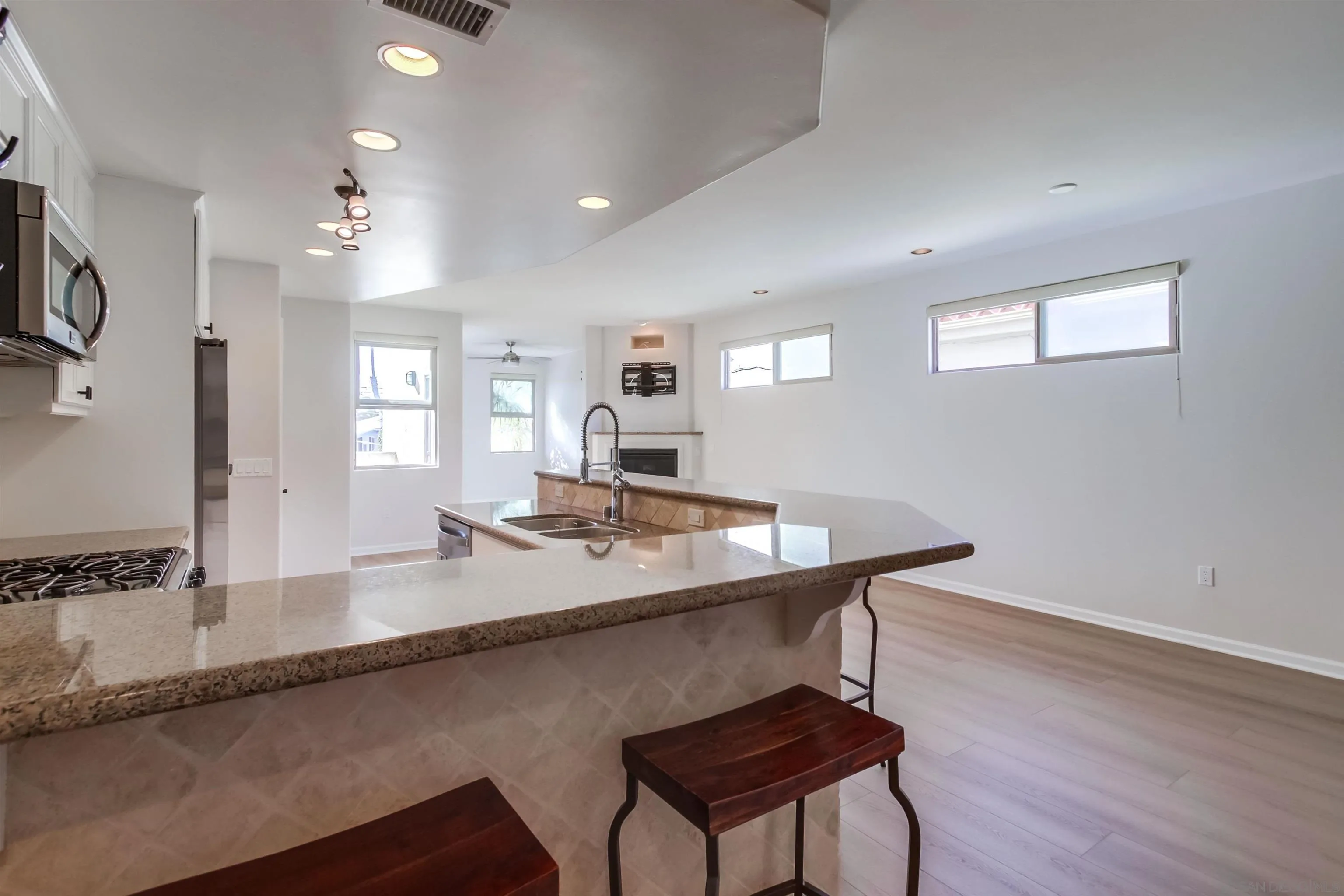 Photo #14: 250042888 Listing: Photo #14