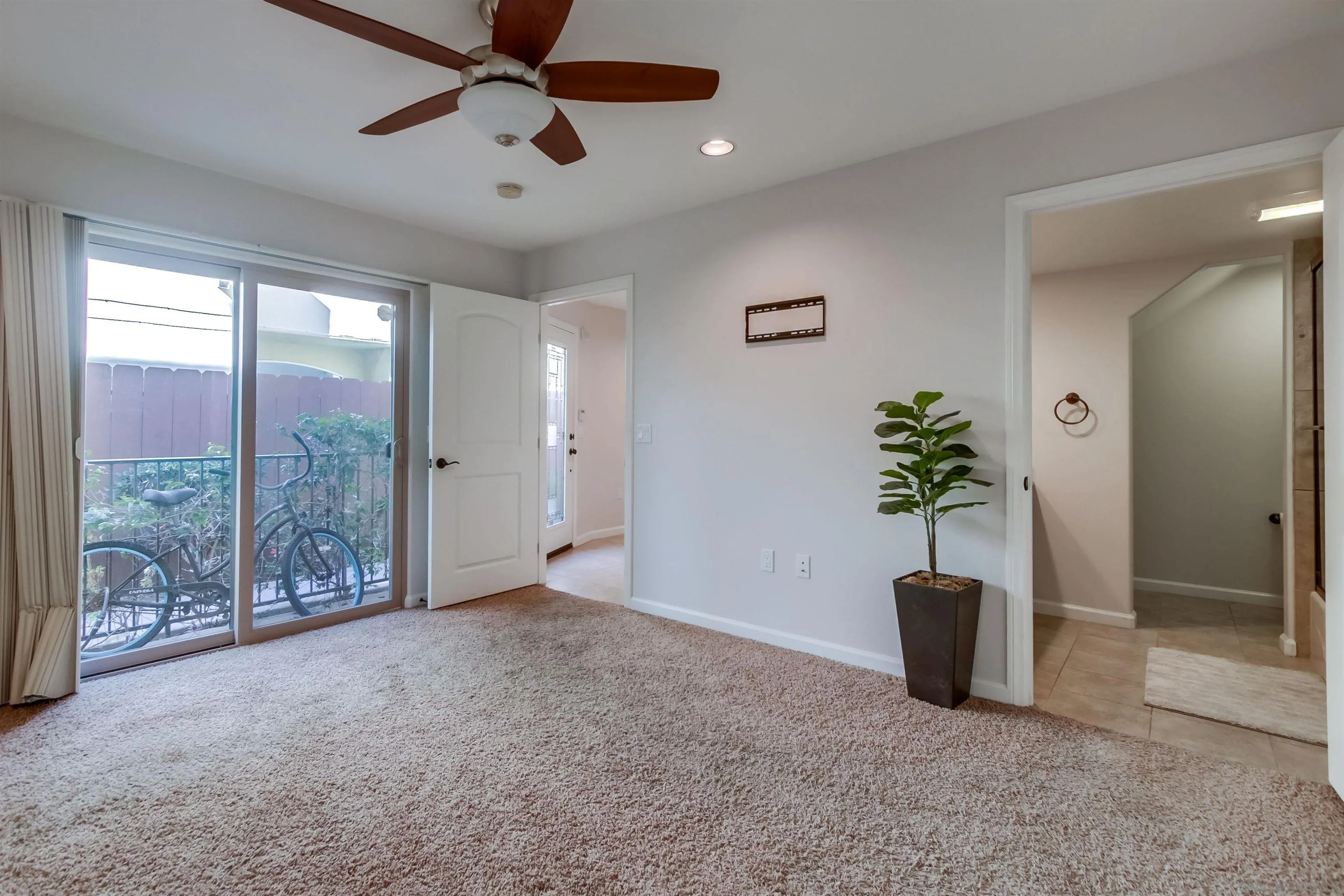 Photo #8: 250042888 Listing: Photo #8