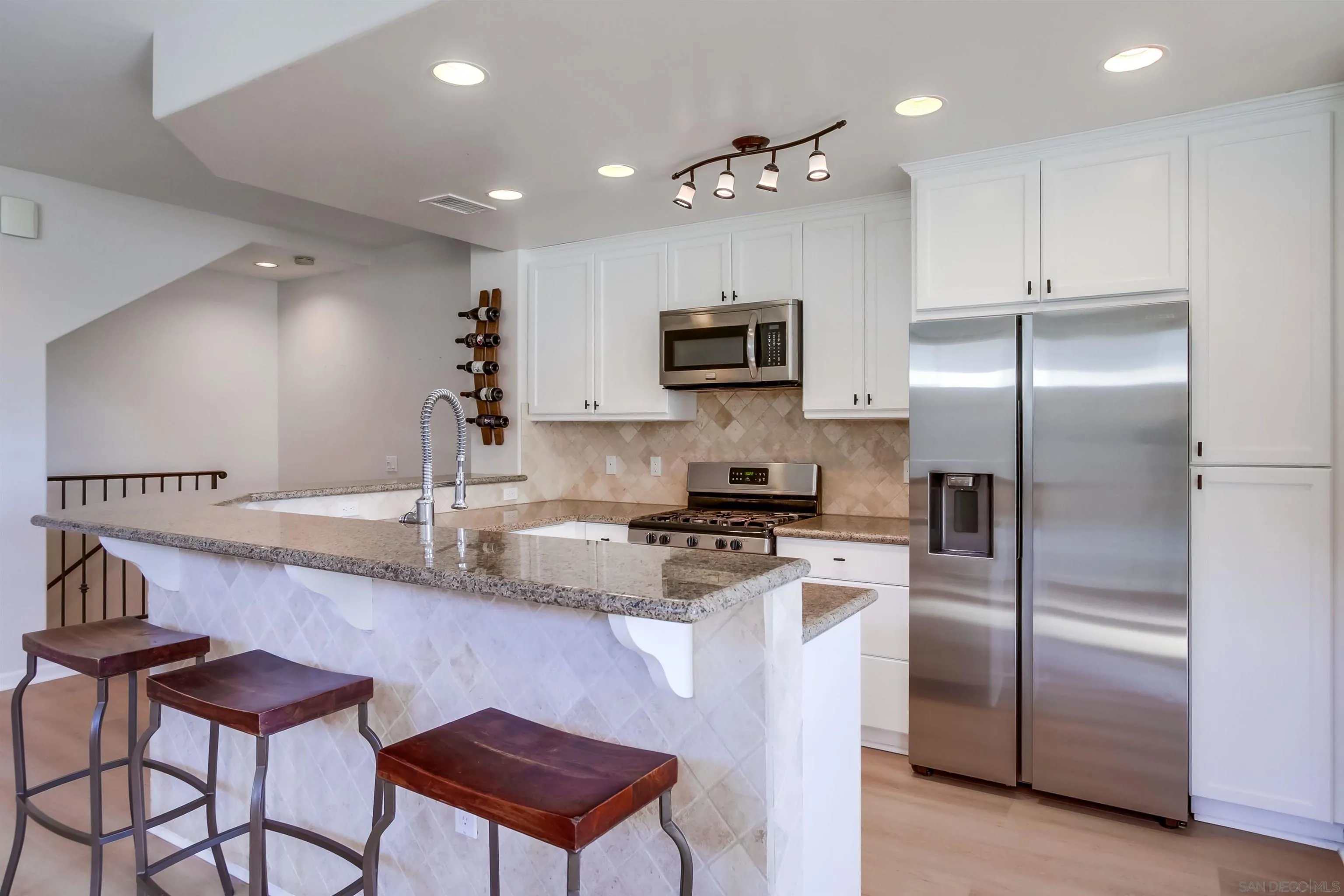 Photo #17: 250042888 Listing: Photo #17