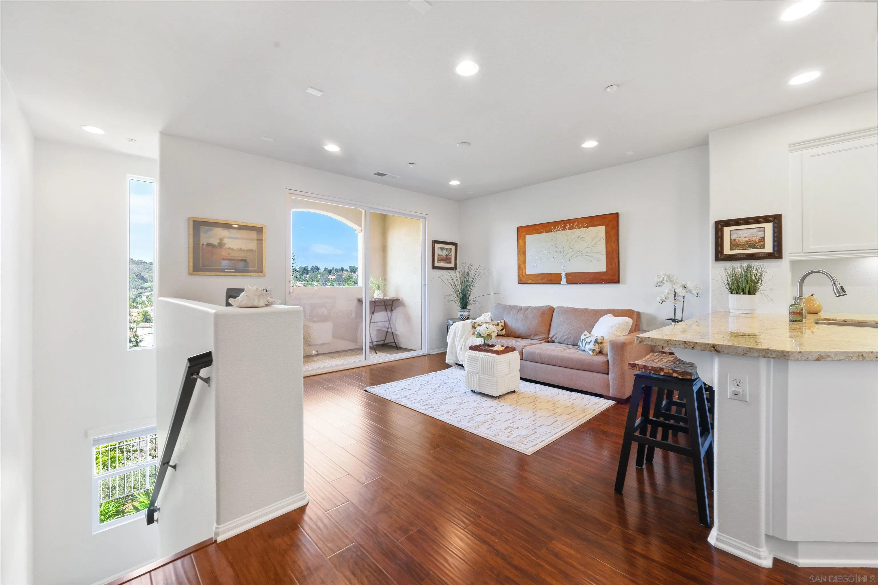 Photo #2: 250042891 Listing: Photo #2