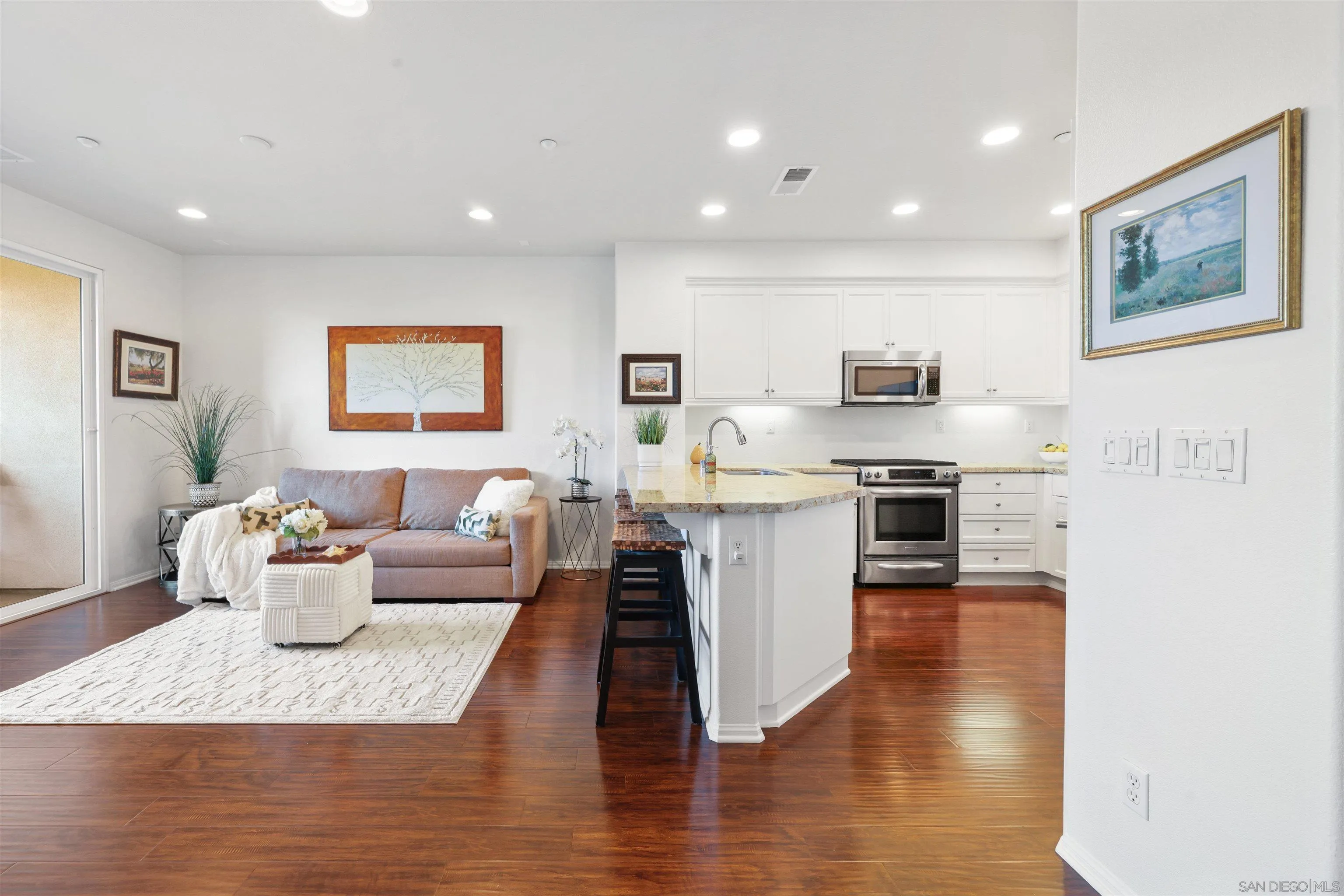 Photo #5: 250042891 Listing: Photo #5