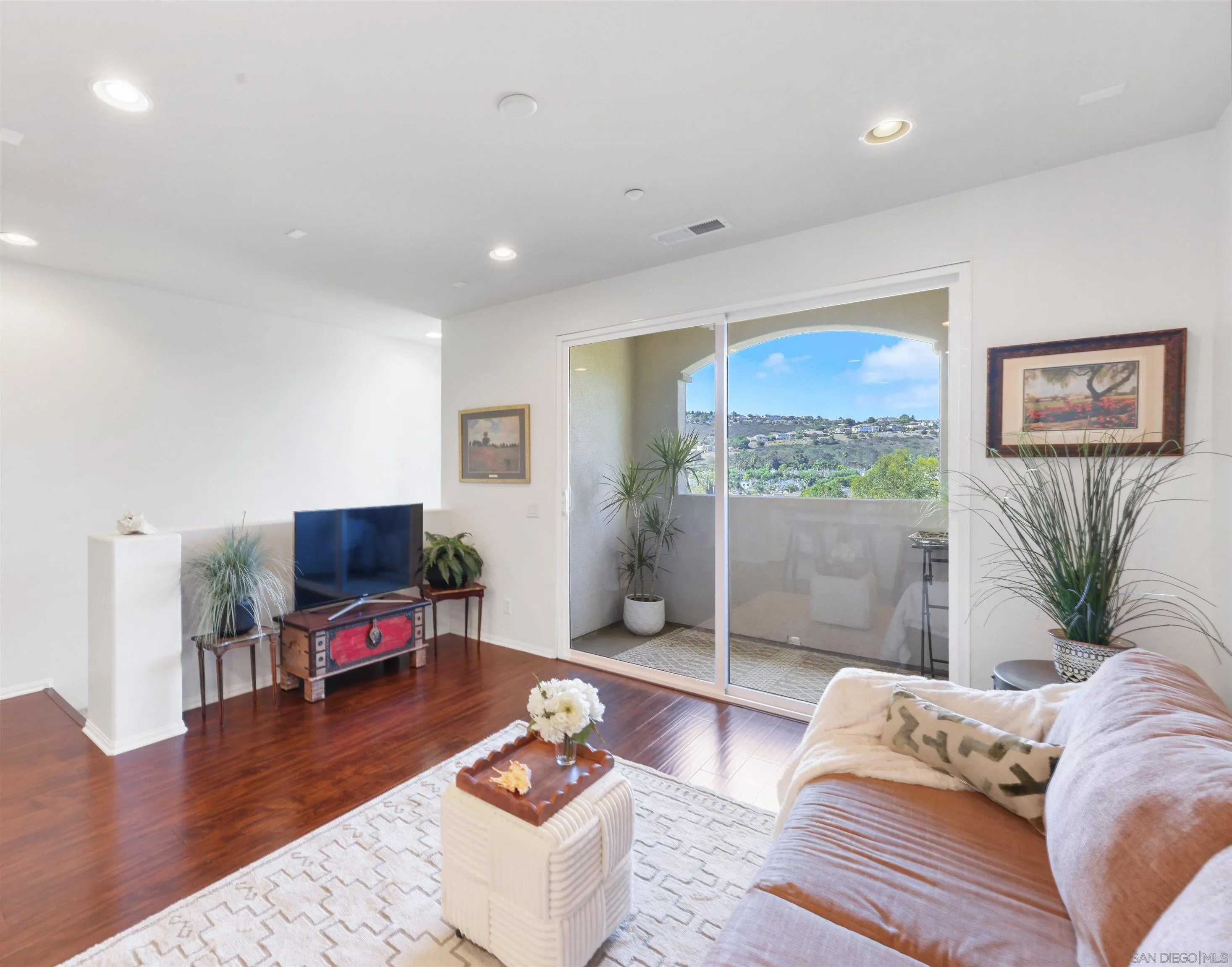 Photo #6: 250042891 Listing: Photo #6