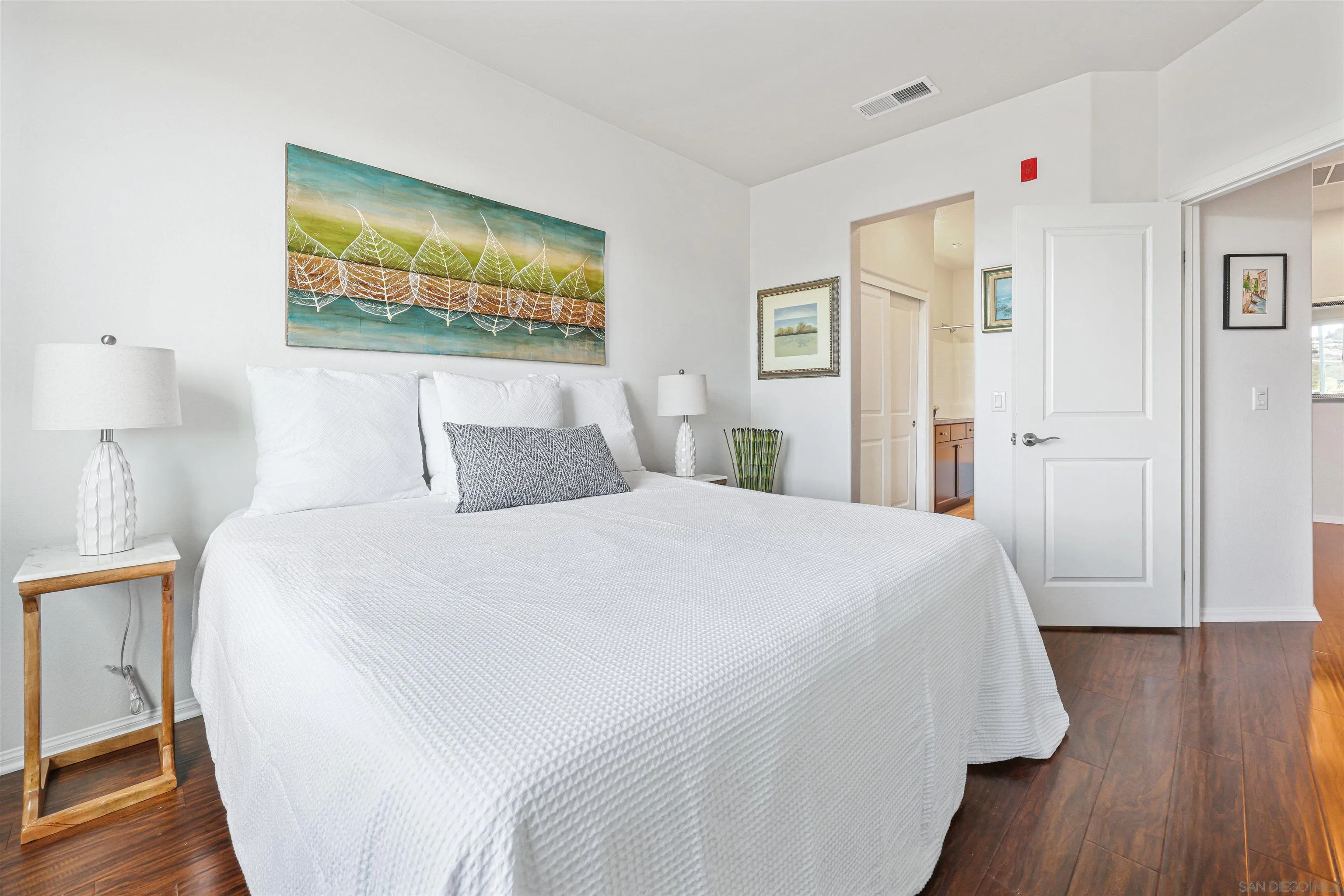 Photo #15: 250042891 Listing: Photo #15