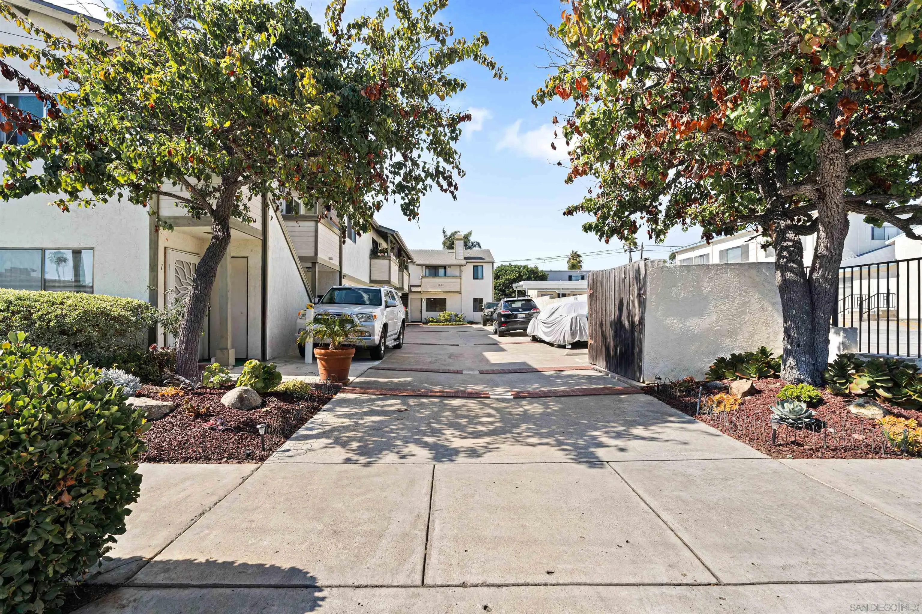 https://cdn.realtyfeed.com/cdn/127/250042899/35fb30251803482620db312af7227b3e.webp
