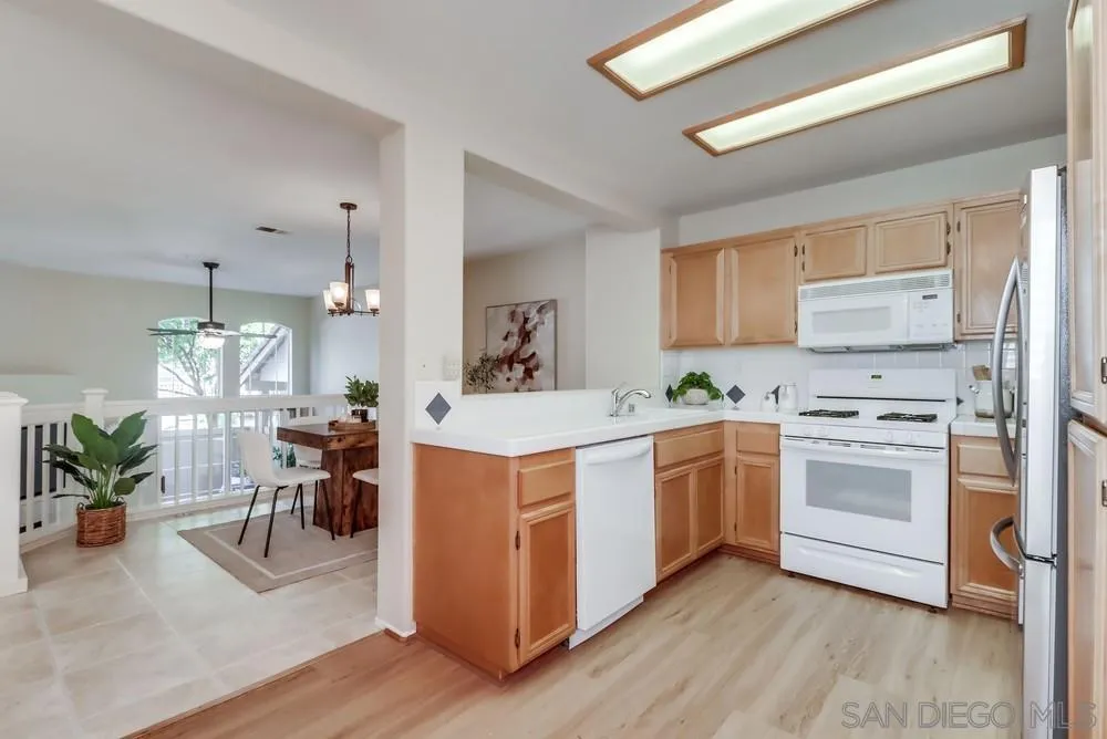 Photo #17: 250042907 Listing: Photo #17