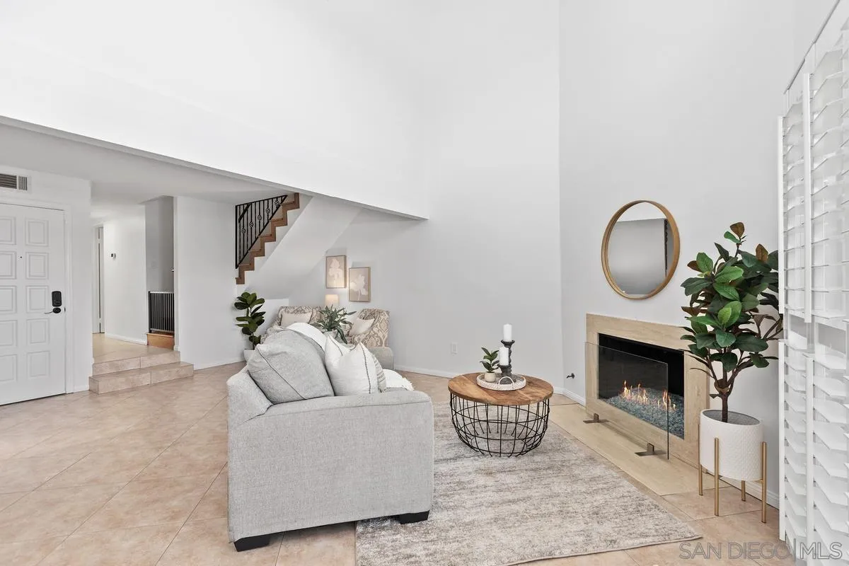 https://cdn.realtyfeed.com/cdn/127/250042908/40dcfe373083f84bb0c750290850030b.webp