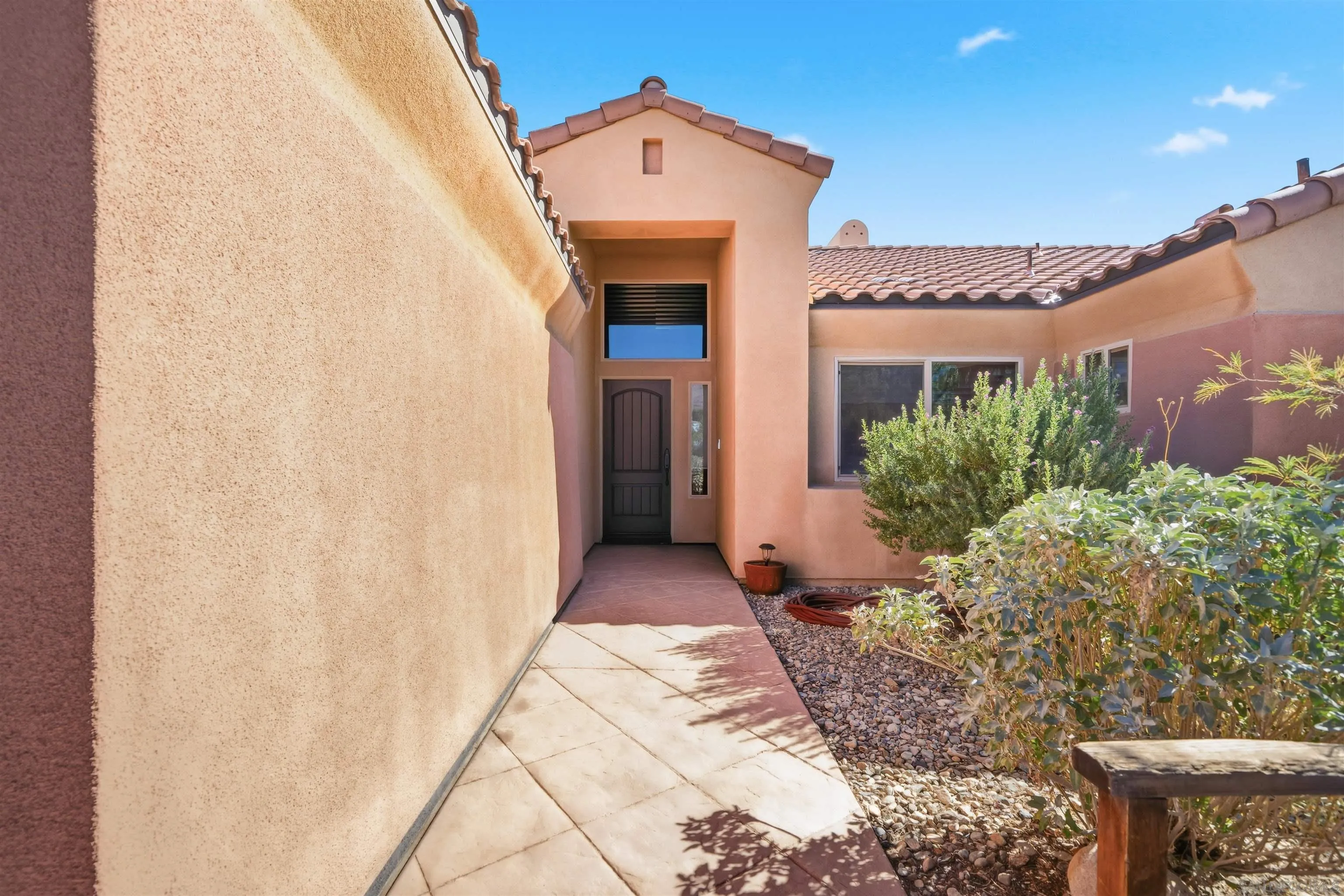 https://cdn.realtyfeed.com/cdn/127/250042911/711a738423fdf4149009197401fbc95c.webp
