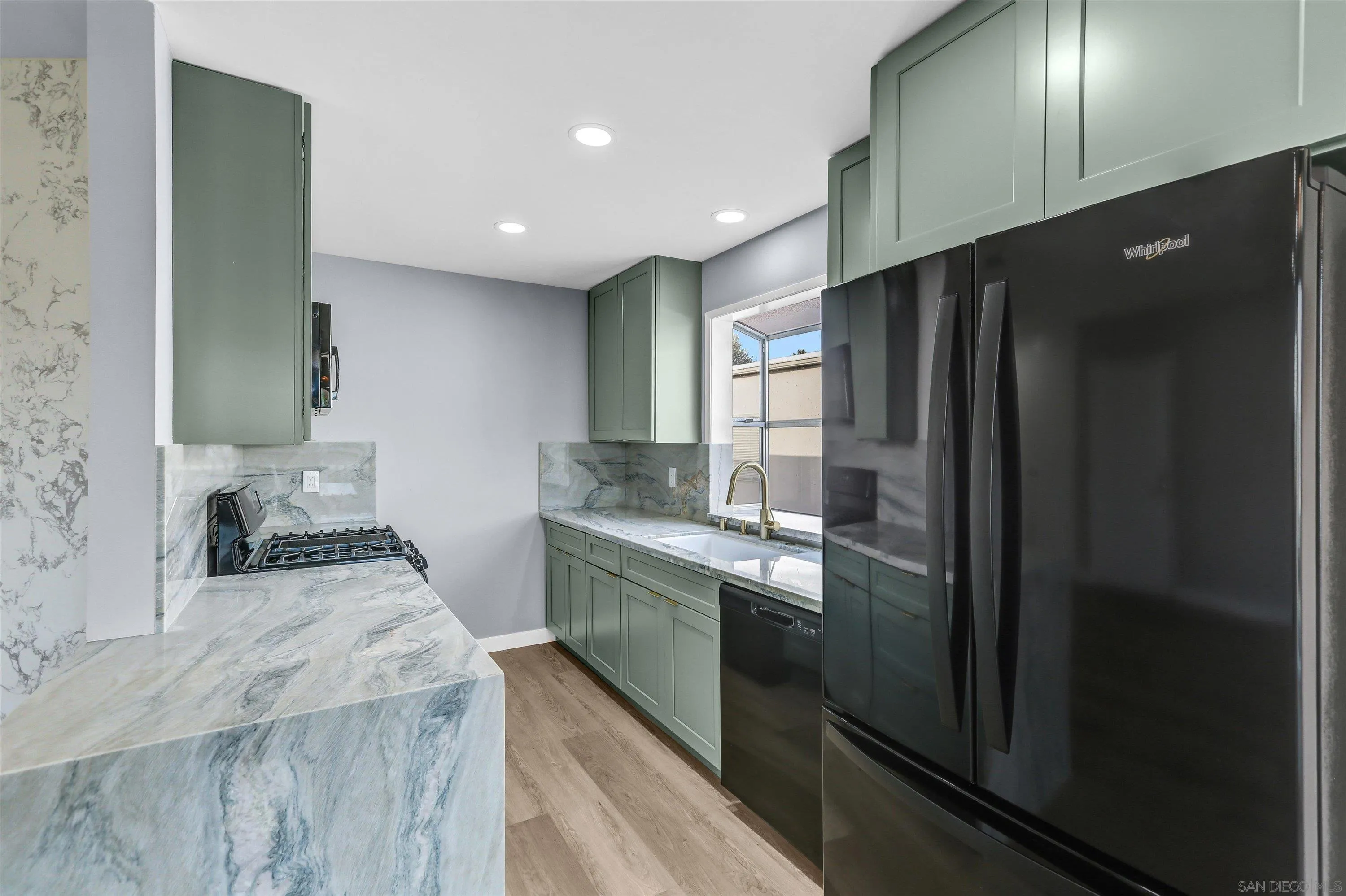 Photo #7: 250042921 Listing: Photo #7