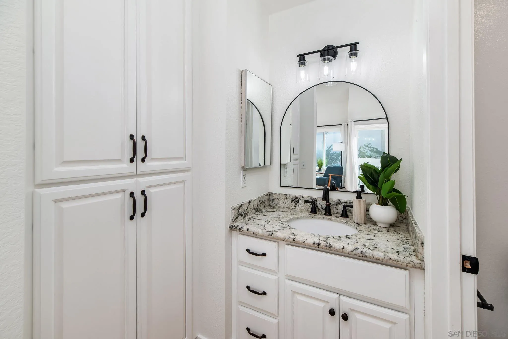 https://cdn.realtyfeed.com/cdn/127/250042925/6df4823d45d7cd3be5fb60268b5c8928.webp