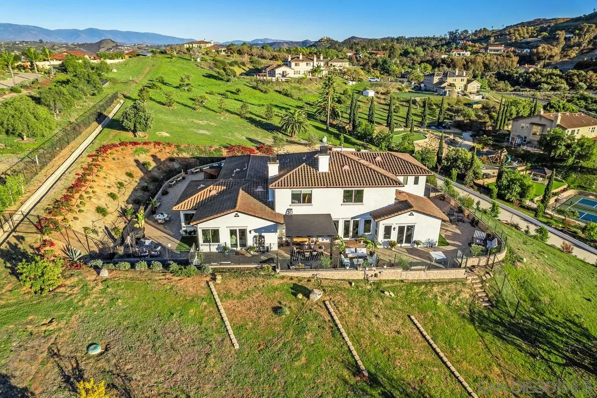 https://cdn.realtyfeed.com/cdn/127/250042930/0922081e762e60201314695c710cd700.webp