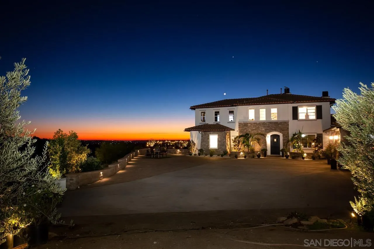 https://cdn.realtyfeed.com/cdn/127/250042930/1066984eb41695e07a2a1f1b46dd3905.webp