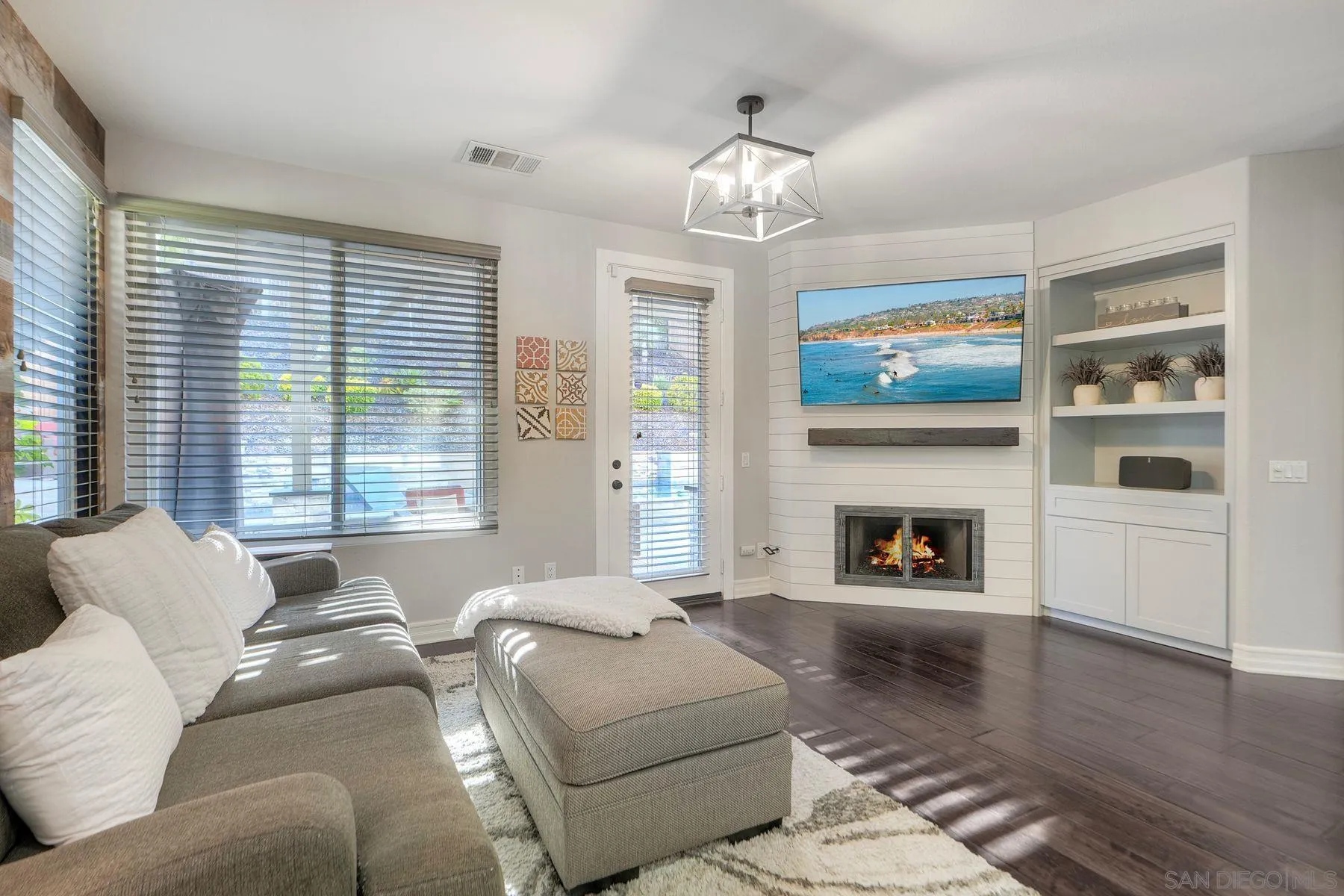 https://cdn.realtyfeed.com/cdn/127/250042933/bd77a24030810831e853f01269b30b82.webp