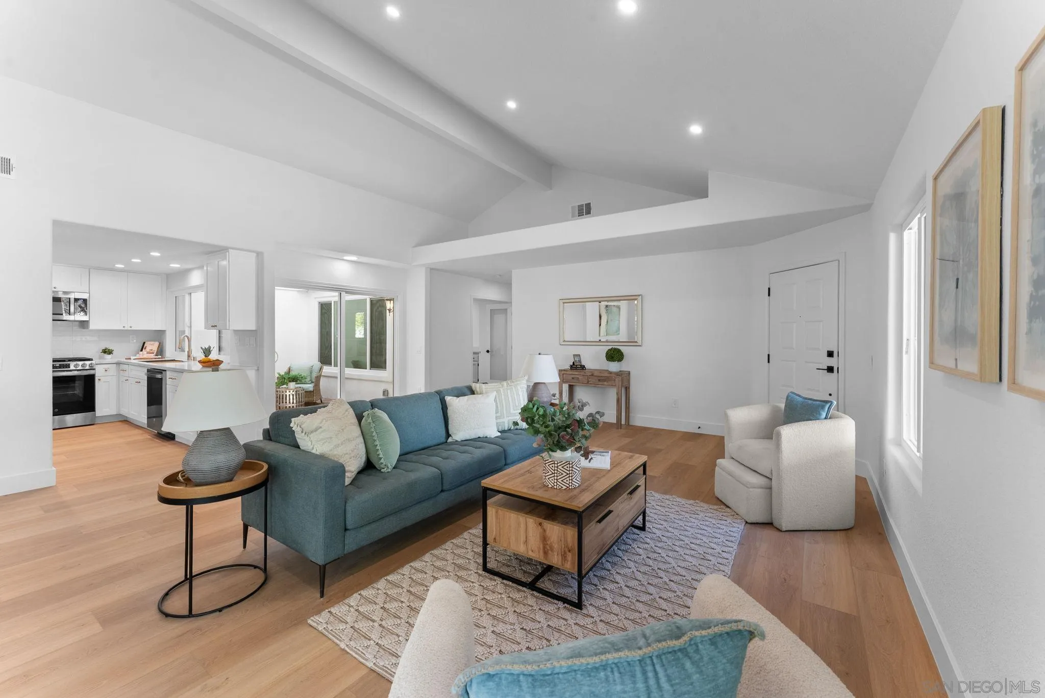 Photo #8: 250042935 Listing: Photo #8