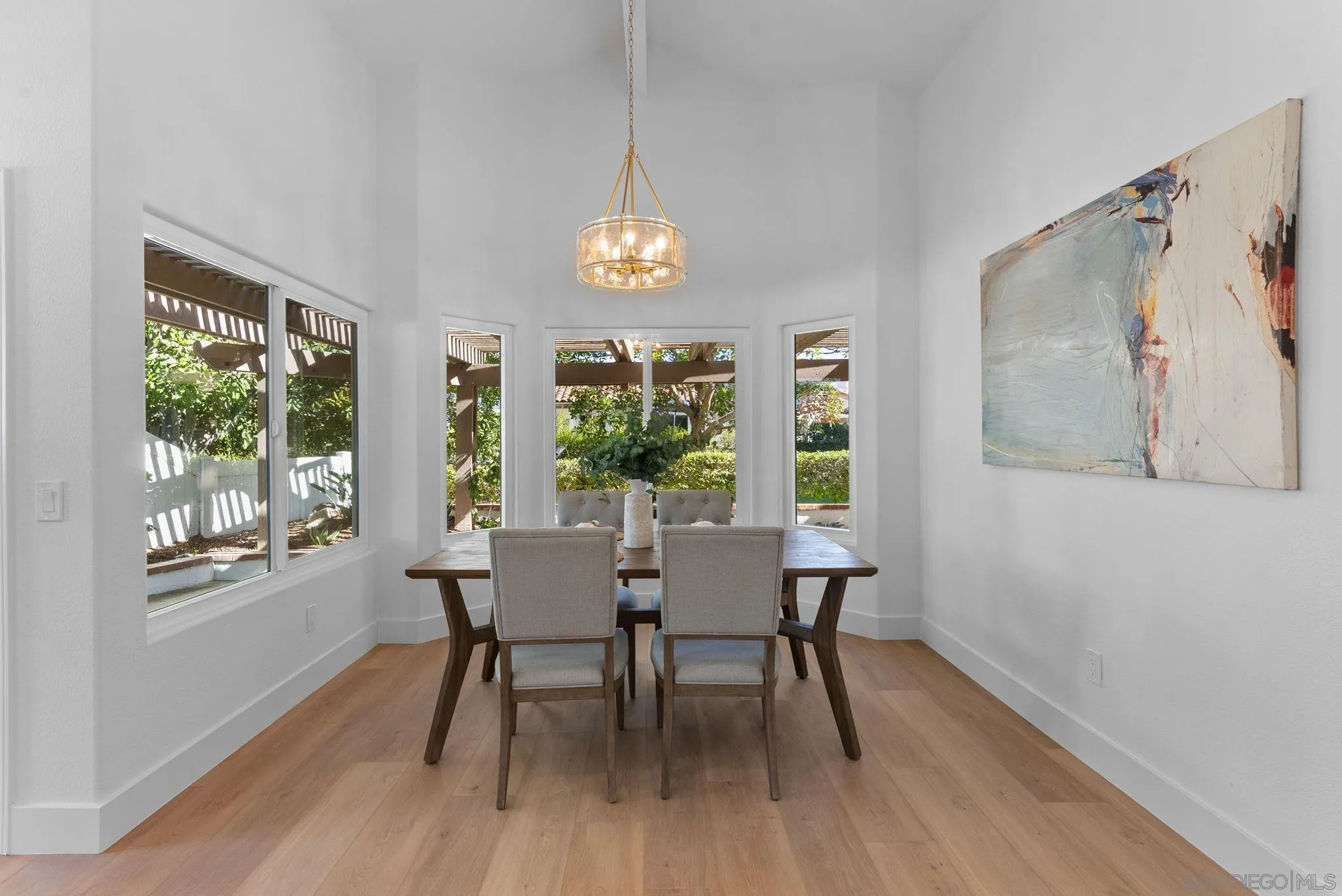 https://cdn.realtyfeed.com/cdn/127/250042935/ab4183939183576f3b89a998d8e491cf.webp