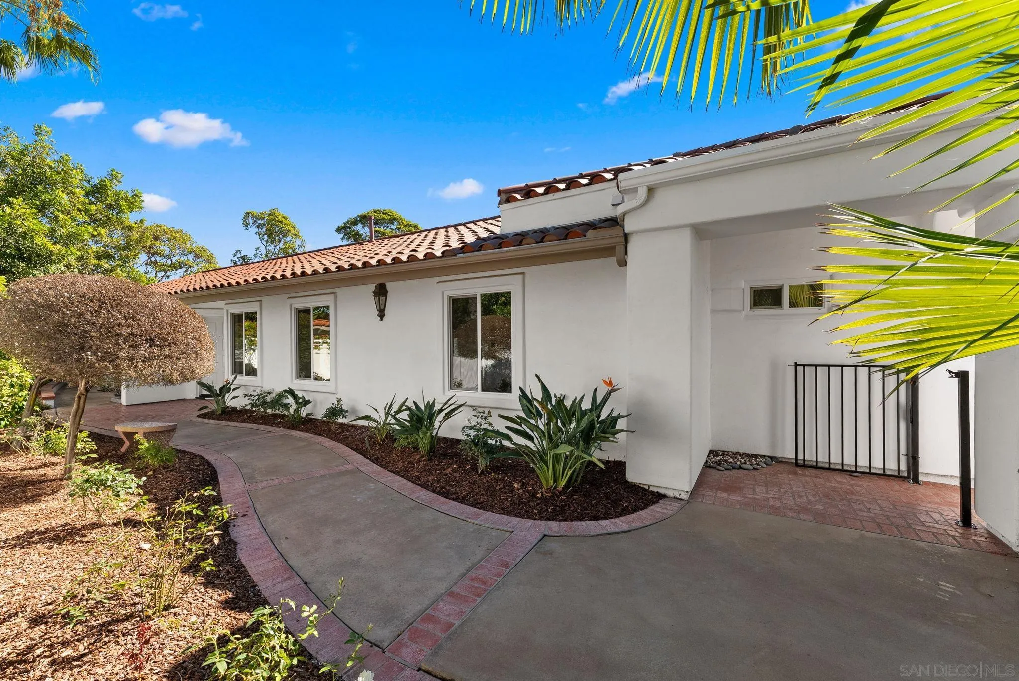 https://cdn.realtyfeed.com/cdn/127/250042935/e9439cd2507509de2efba058285610a2.webp