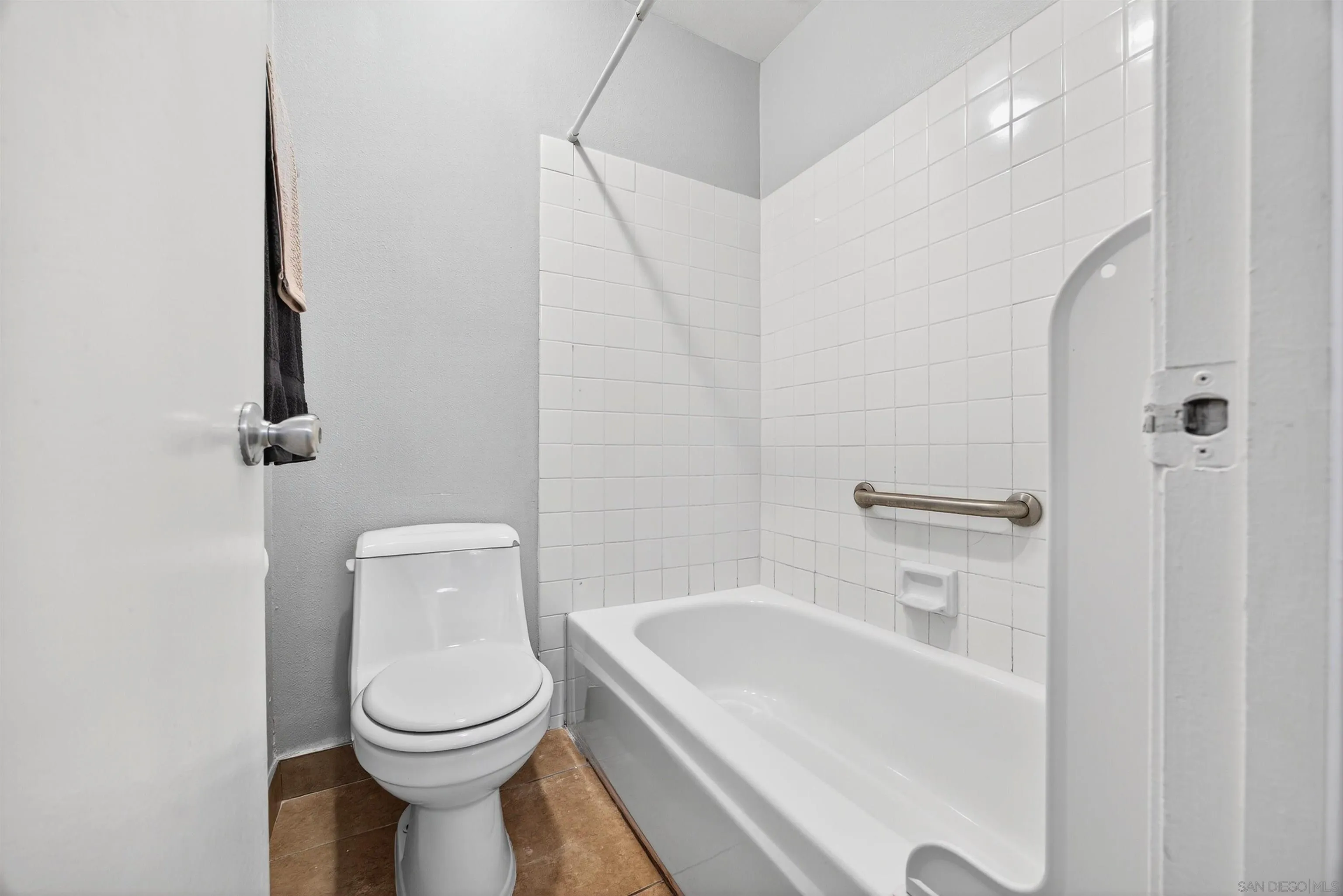 Photo #10: 250042944 Listing: Photo #10