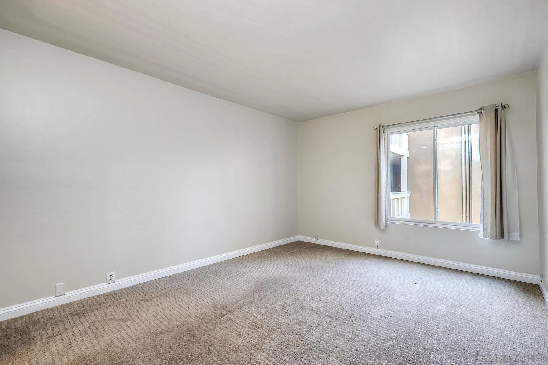 Photo #12: 250042945 Listing: Photo #12