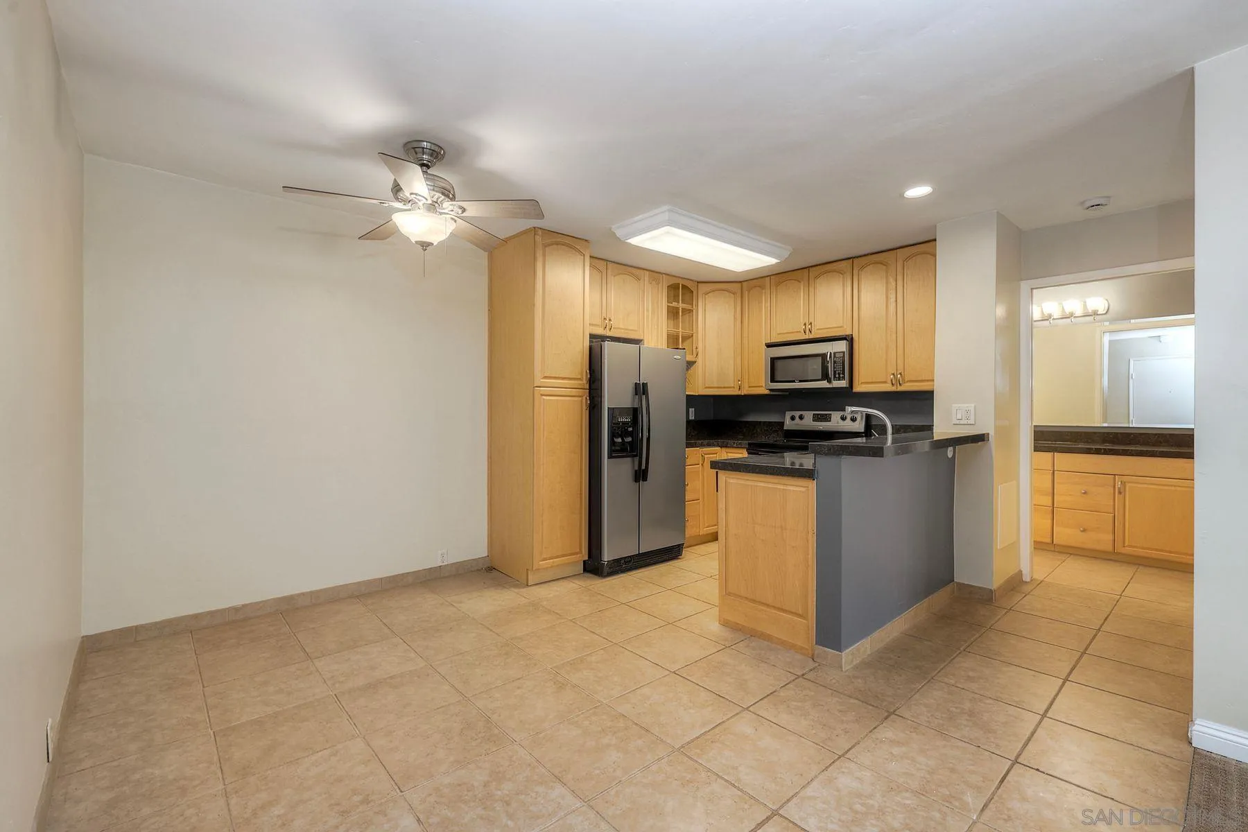 Photo #4: 250042945 Listing: Photo #4