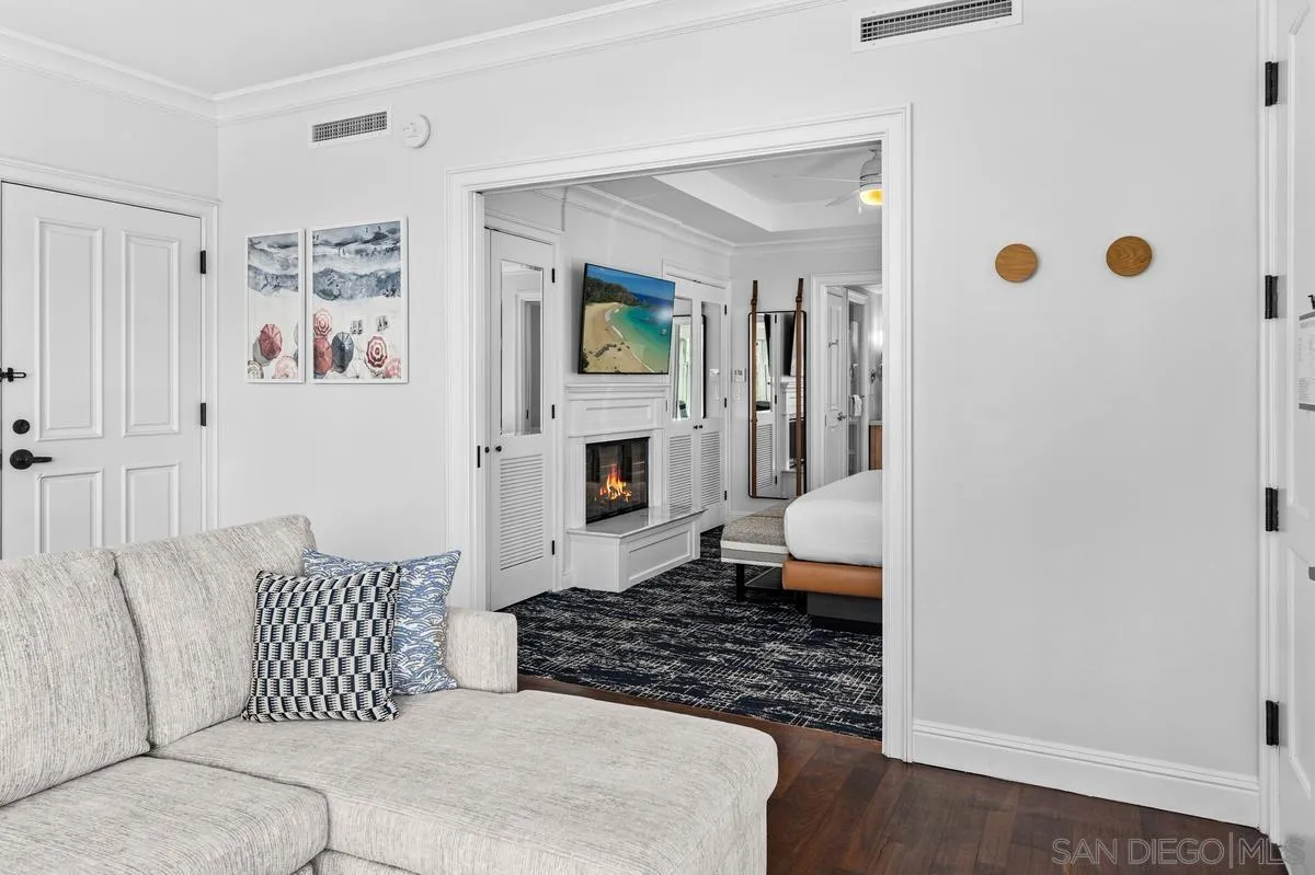 Photo #12: 250042947 Listing: Photo #12