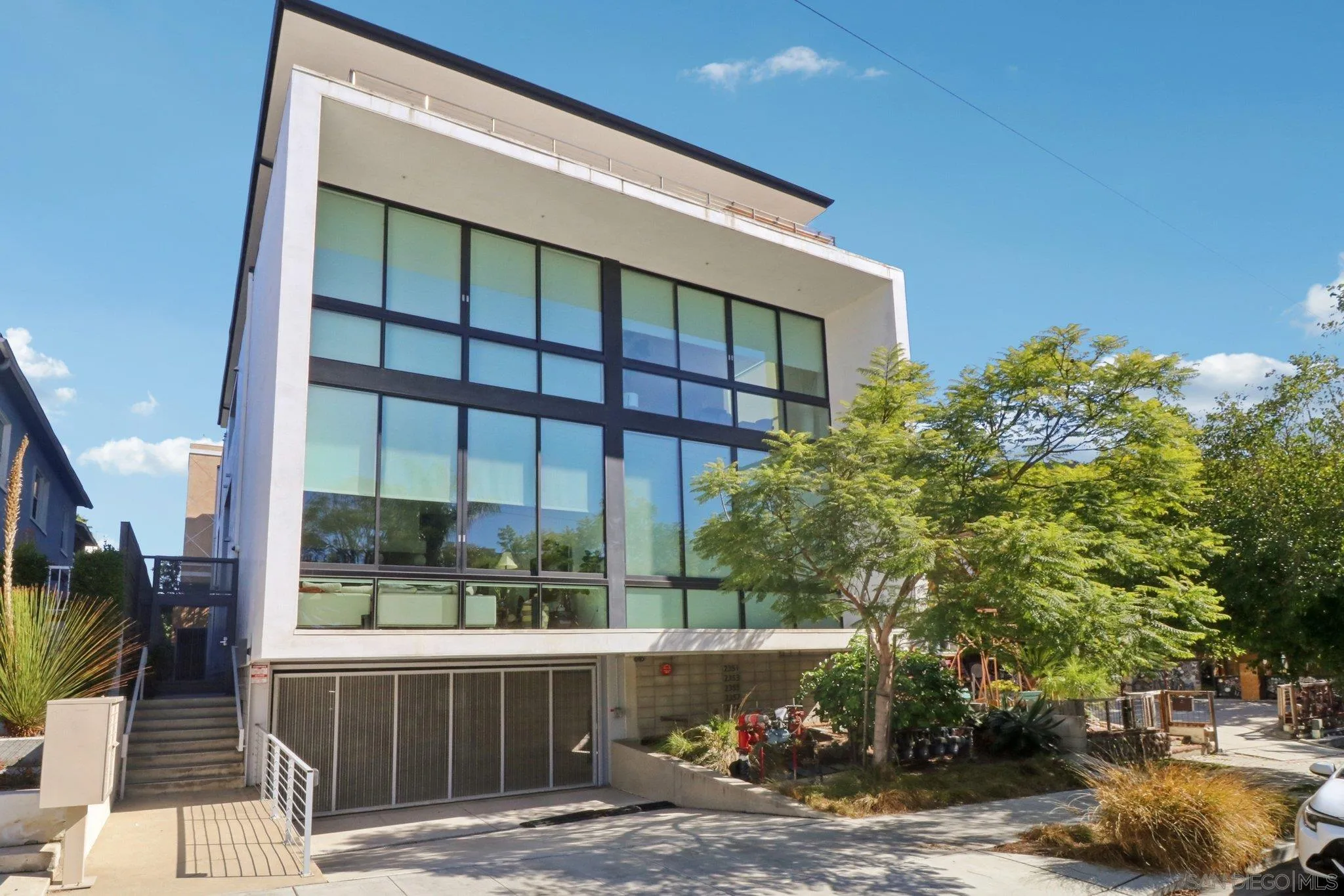 Photo #2: 250042949 Listing: Photo #2