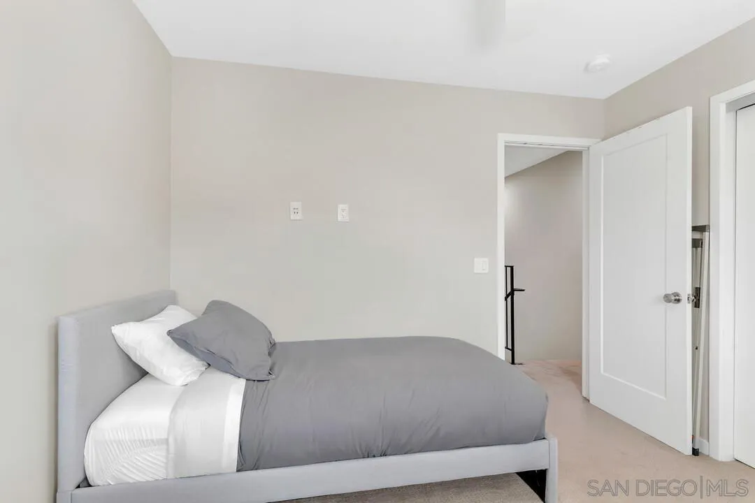 https://cdn.realtyfeed.com/cdn/127/250042950/f239eec15618813866cb389c70674b40.webp