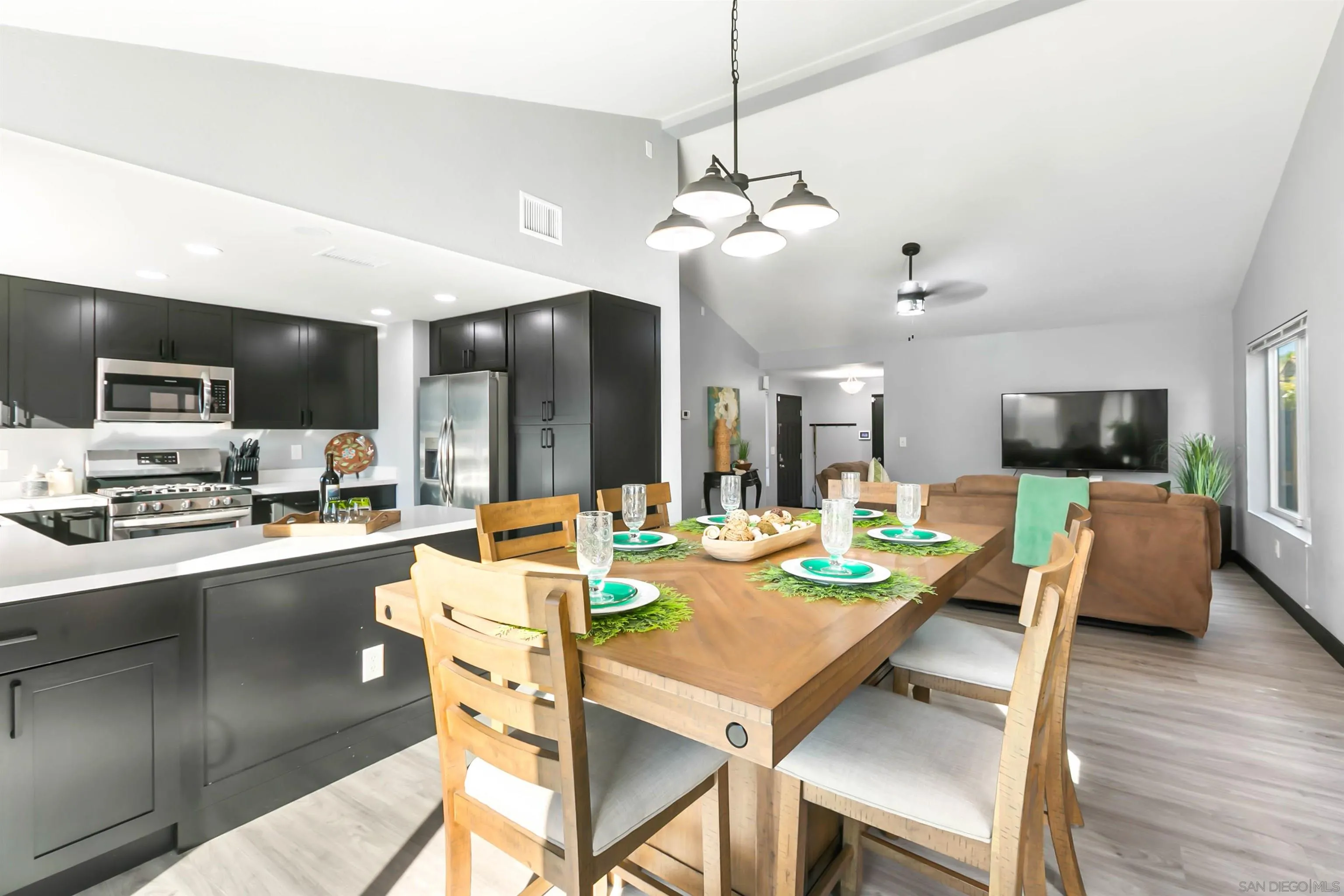 https://cdn.realtyfeed.com/cdn/127/250042951/db86ba26fc9b349f88c04d44556986f5.webp