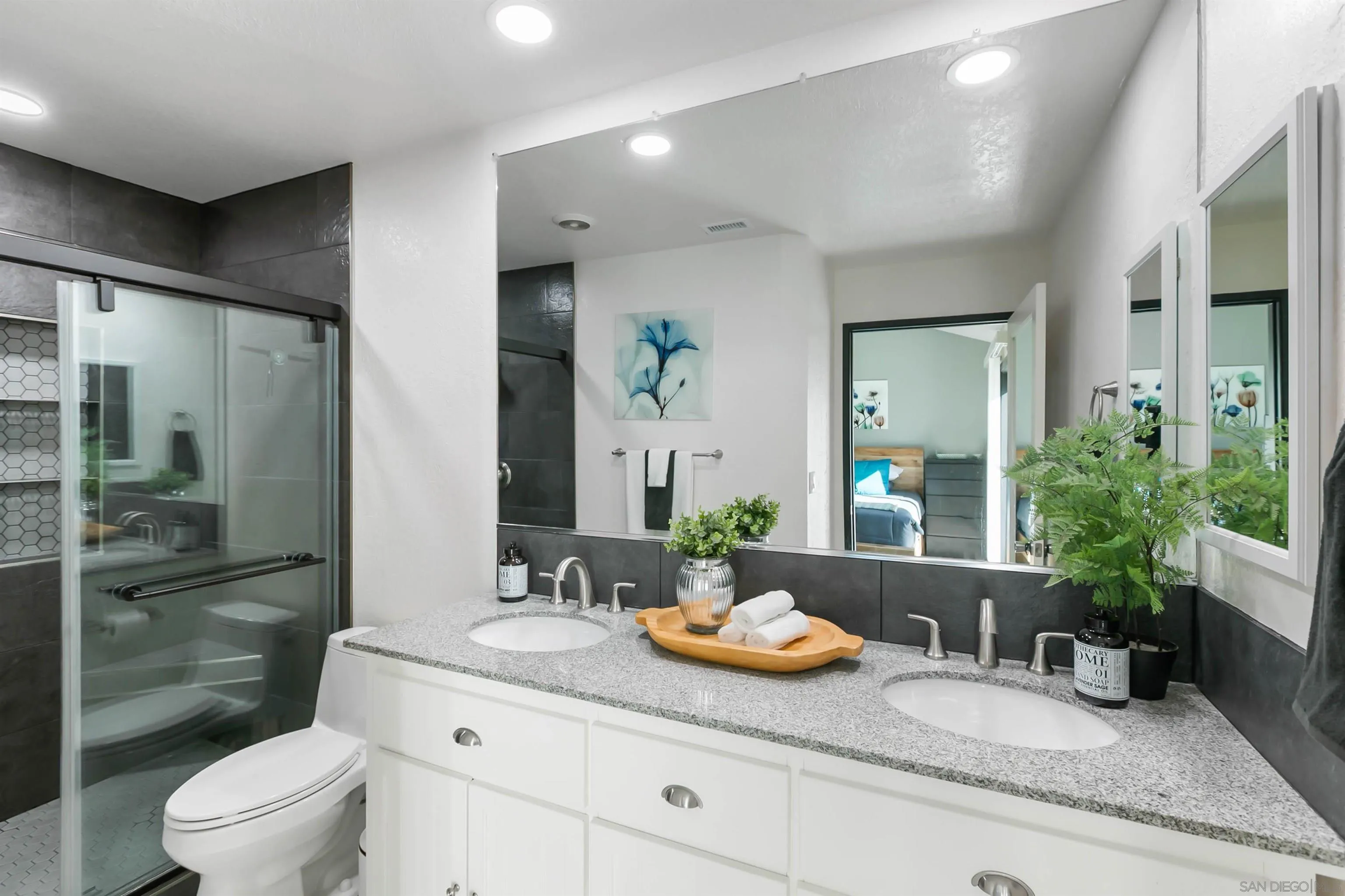 https://cdn.realtyfeed.com/cdn/127/250042951/f132176457e0a133d642e147b34212dc.webp