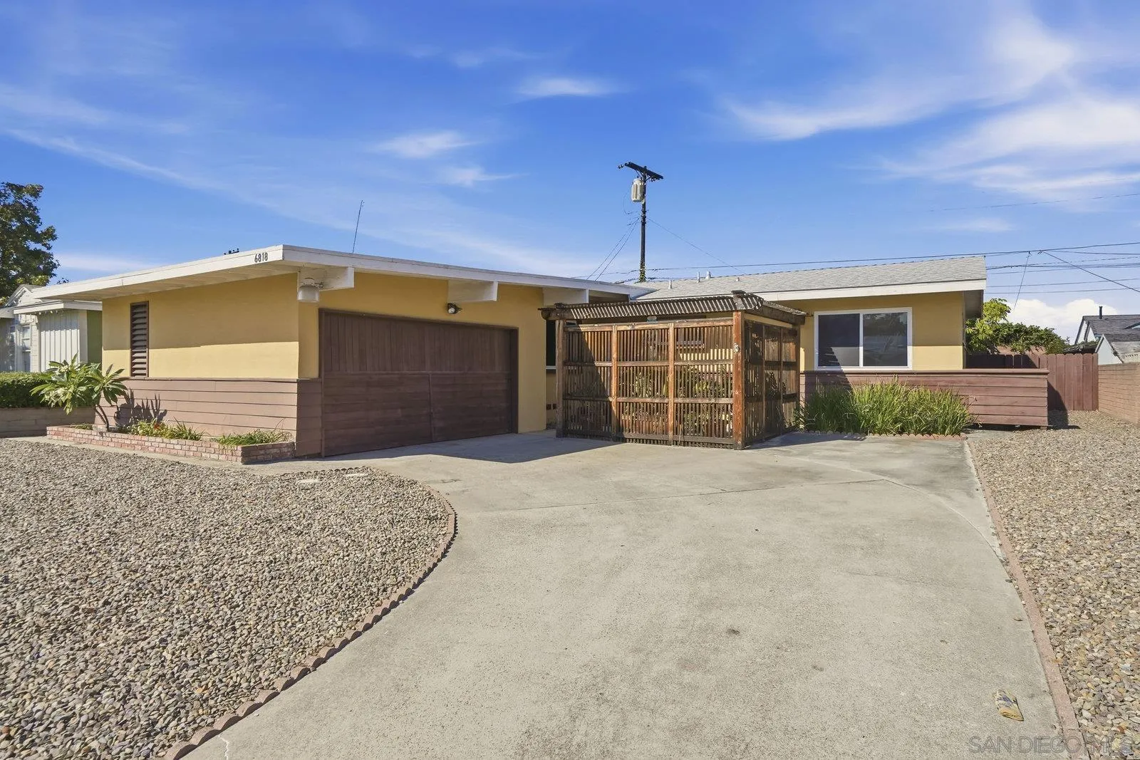 https://cdn.realtyfeed.com/cdn/127/250042962/abf6d238f83157809b023a18c4b1164f.webp