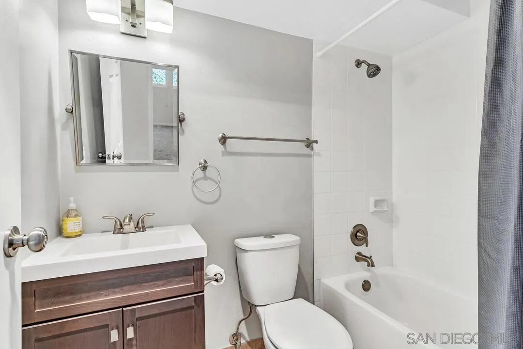 Photo #15: 250042964 Listing: Photo #15