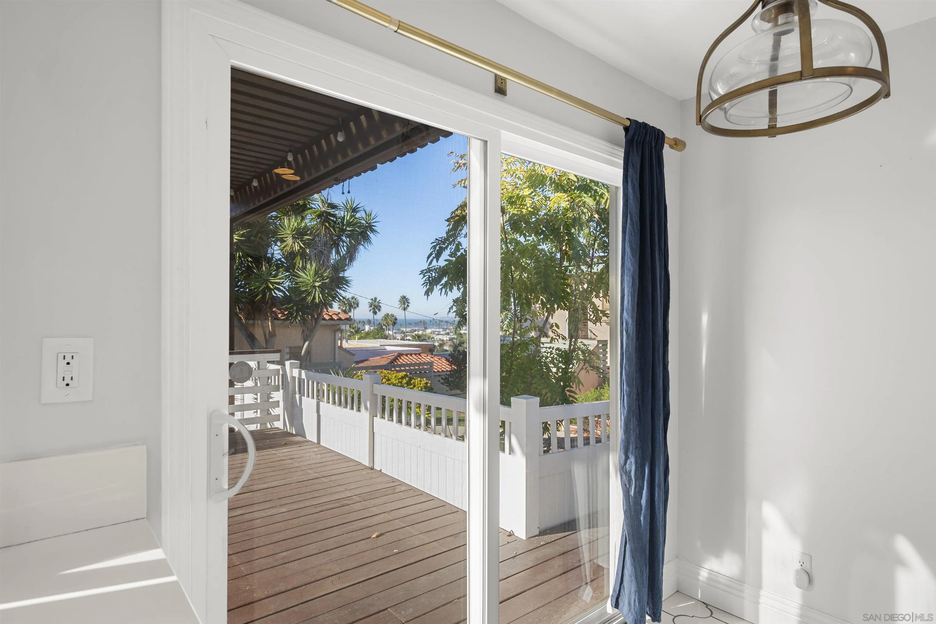 Photo #10: 250042972 Listing: Photo #10