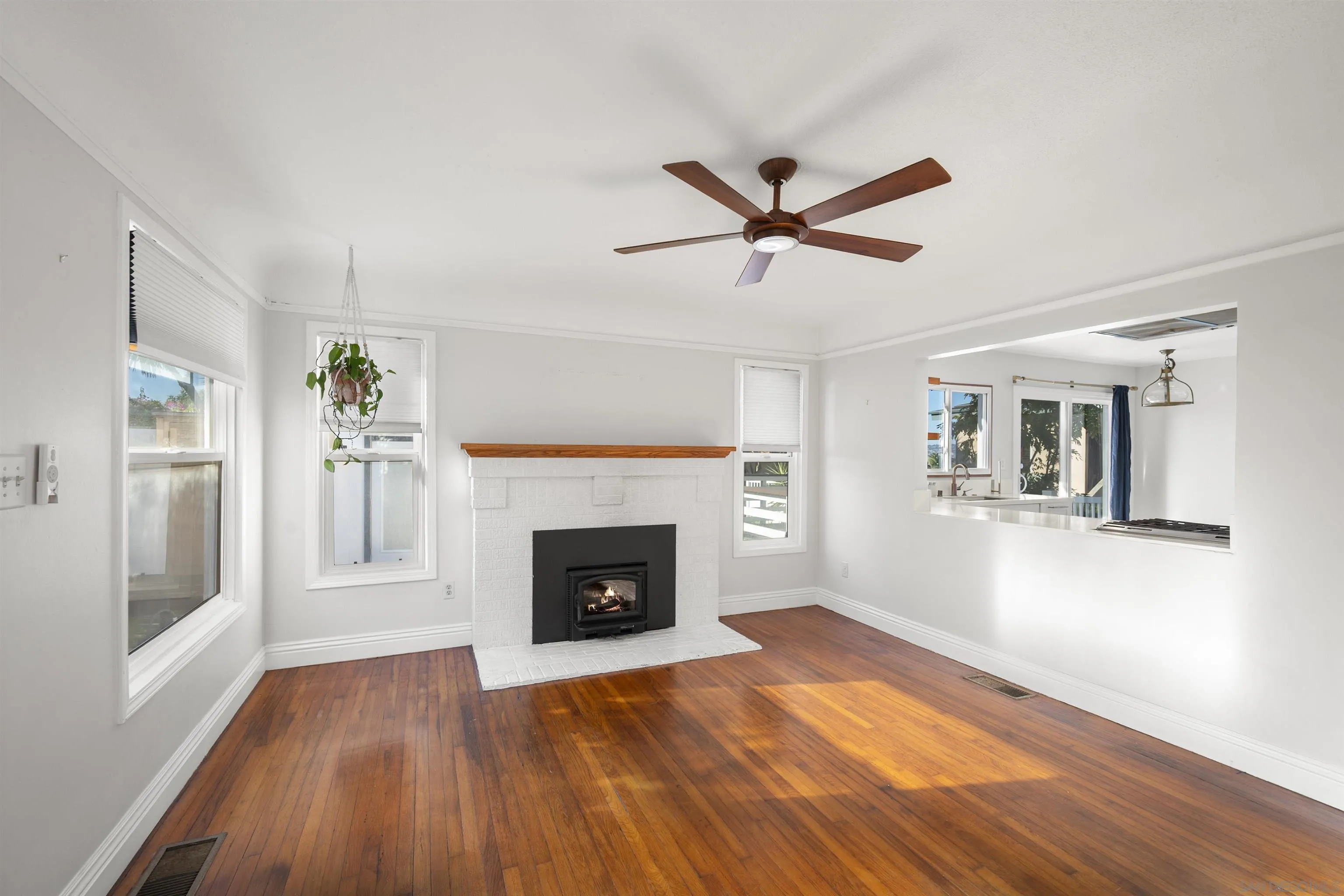 Photo #2: 250042972 Listing: Photo #2