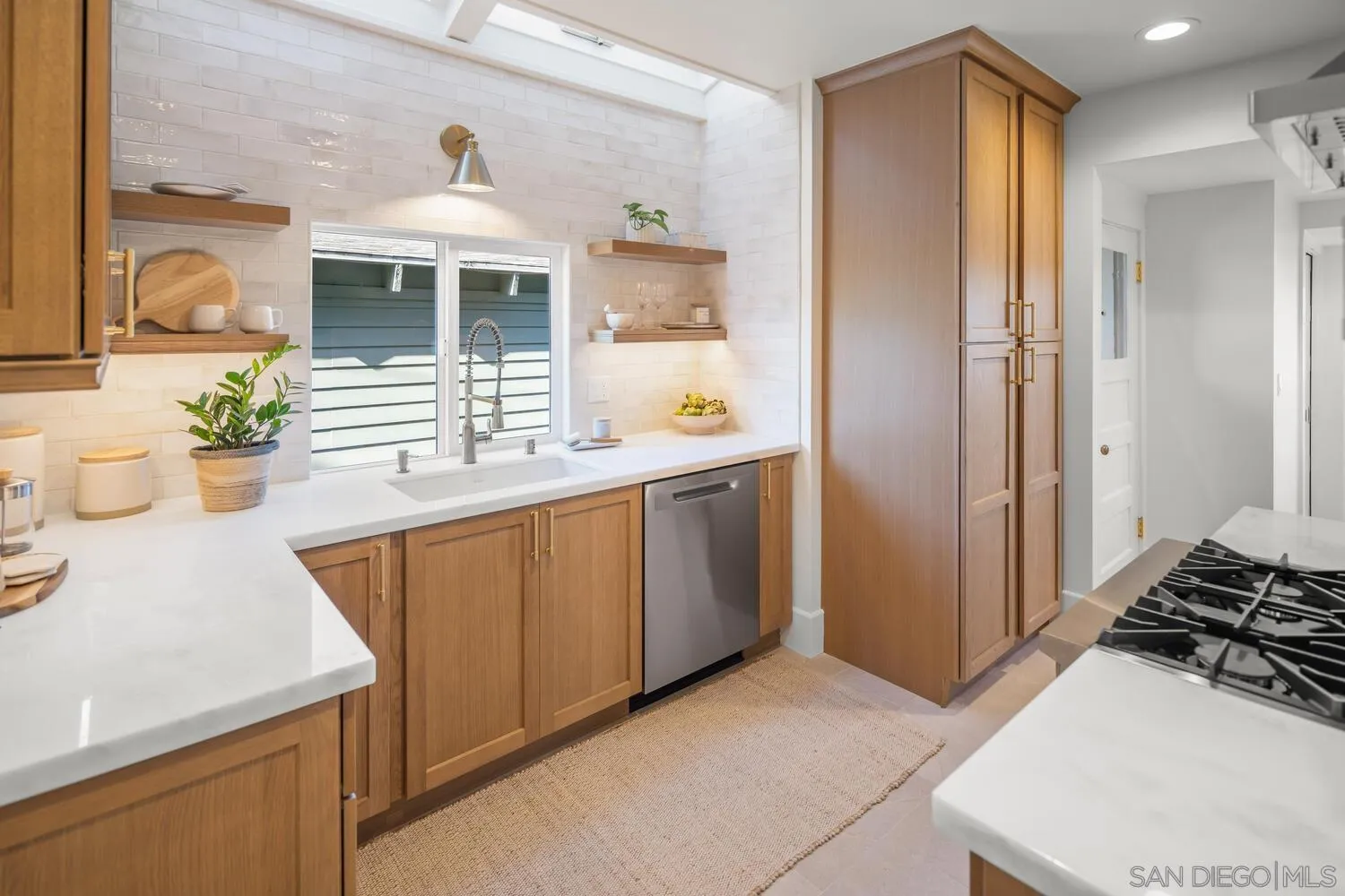 https://cdn.realtyfeed.com/cdn/127/250042975/9f9221cfae18c73d913991a24c183cd9.webp